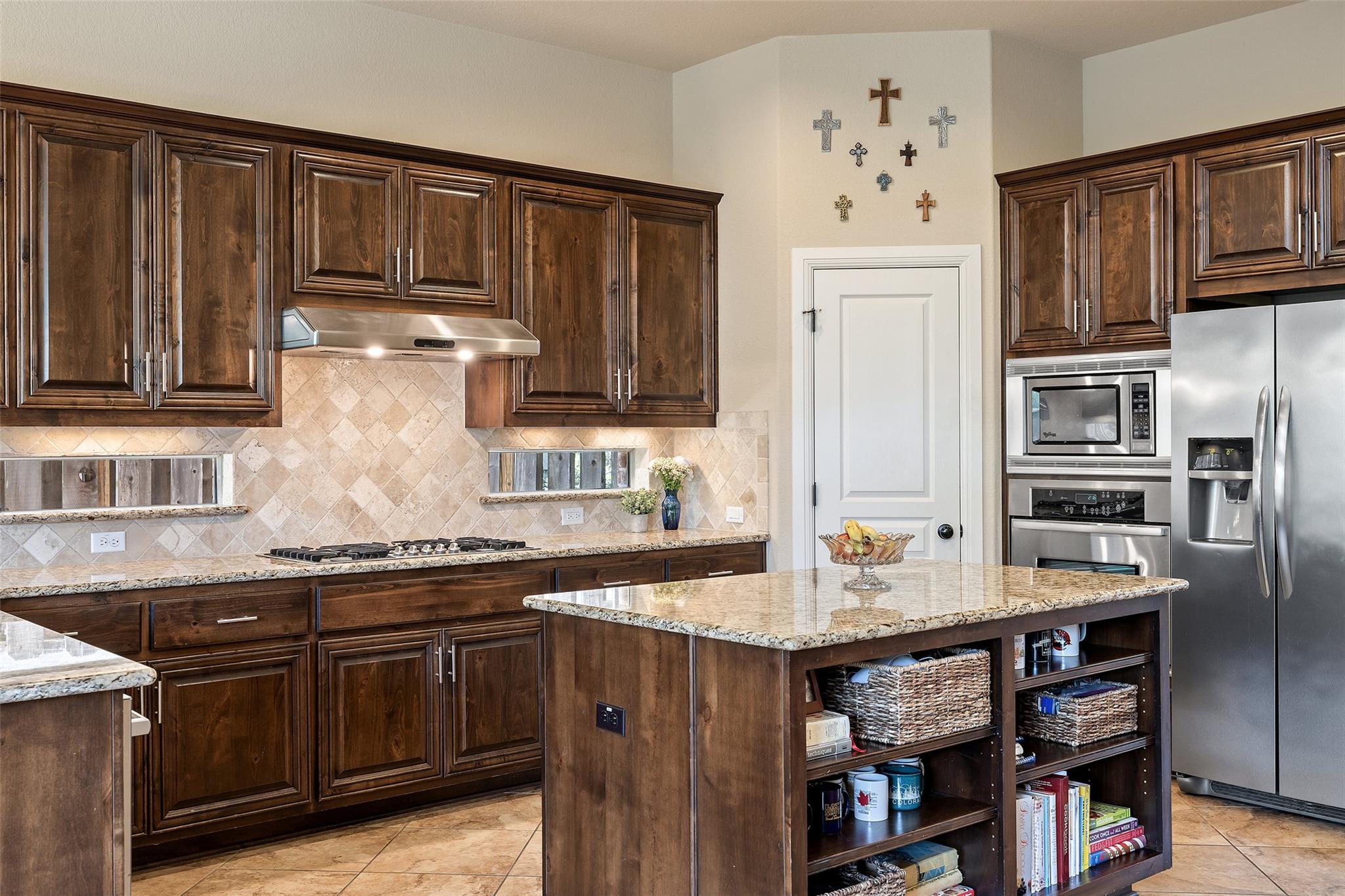 8709 Fescue Ln, Austin, TX 78738