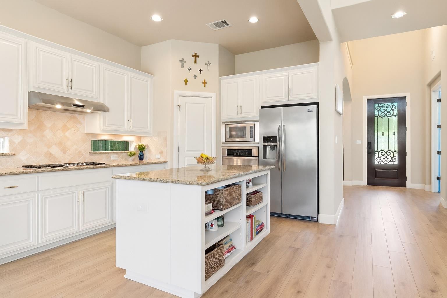 8709 Fescue Ln, Austin, TX 78738