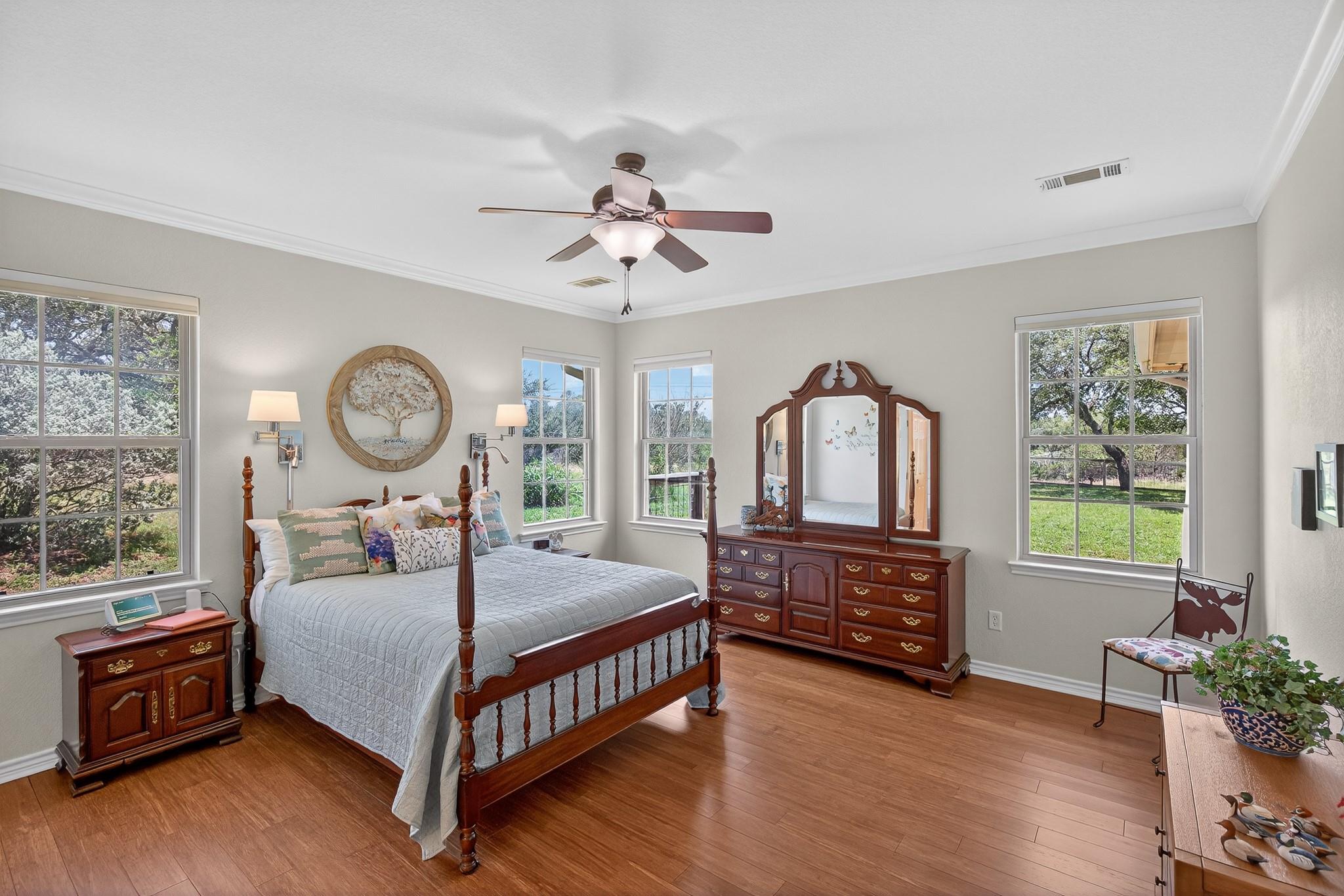 127 W Stonecastle Dr, Granite Shoals, TX 78654