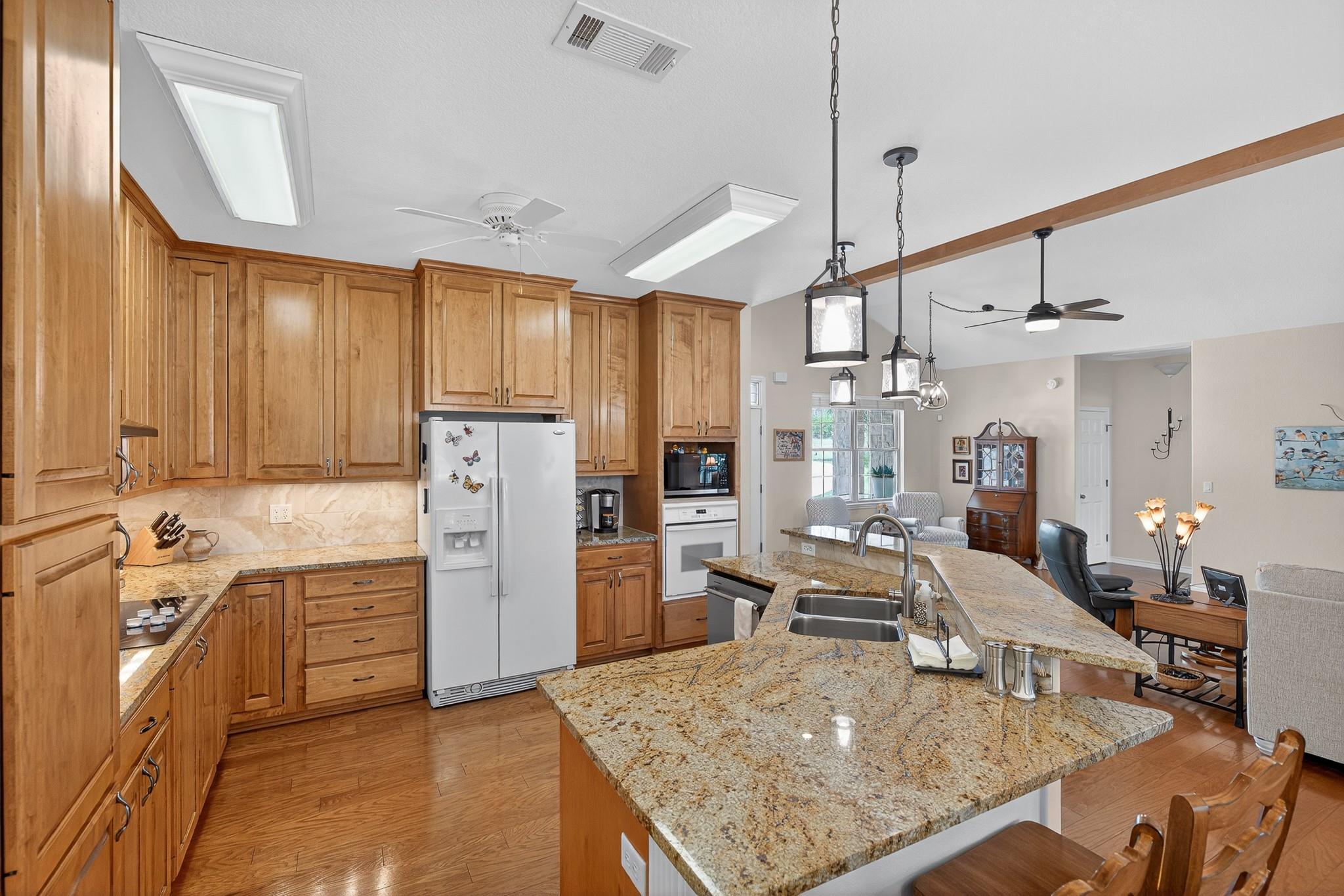 127 W Stonecastle Dr, Granite Shoals, TX 78654