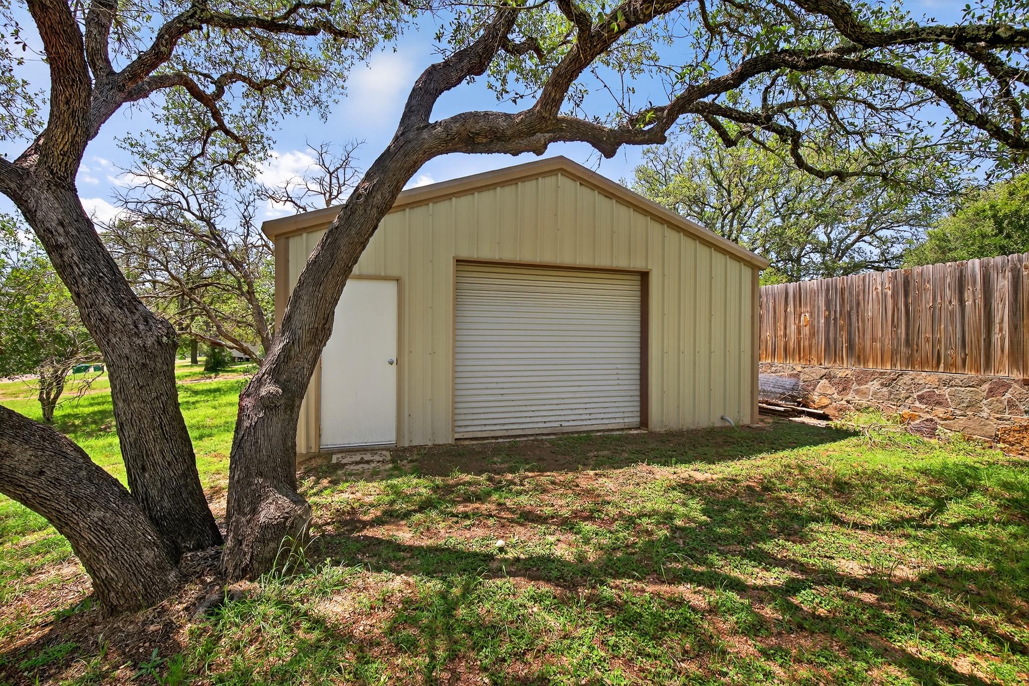 127 W Stonecastle Dr, Granite Shoals, TX 78654