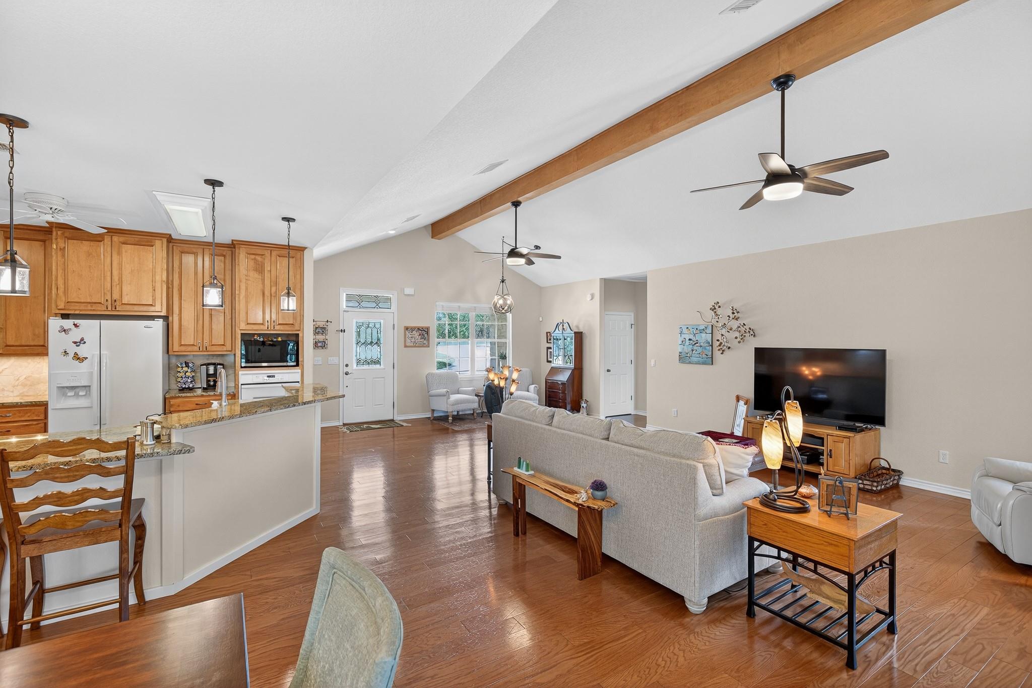 127 W Stonecastle Dr, Granite Shoals, TX 78654