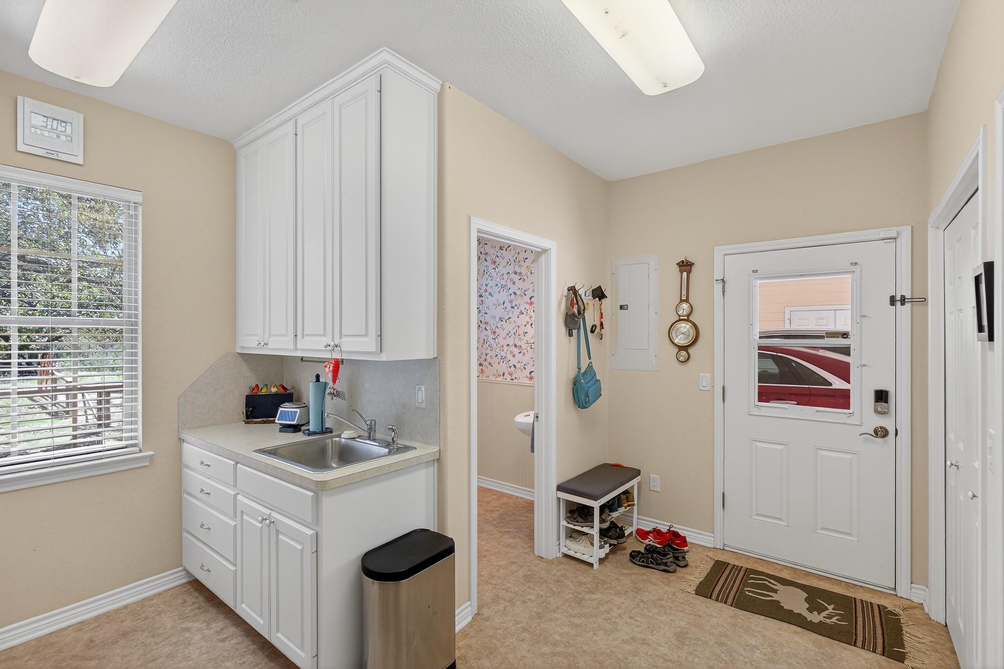 127 W Stonecastle Dr, Granite Shoals, TX 78654