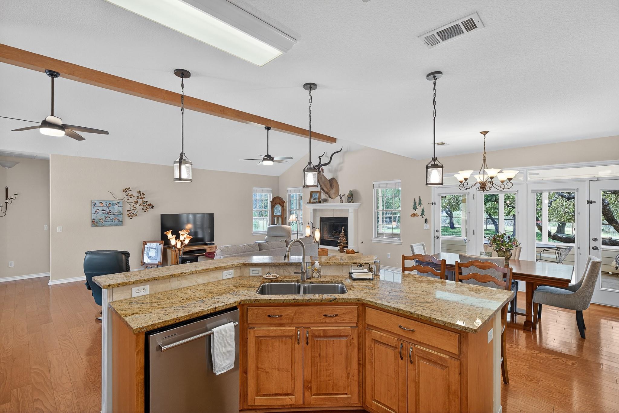 127 W Stonecastle Dr, Granite Shoals, TX 78654