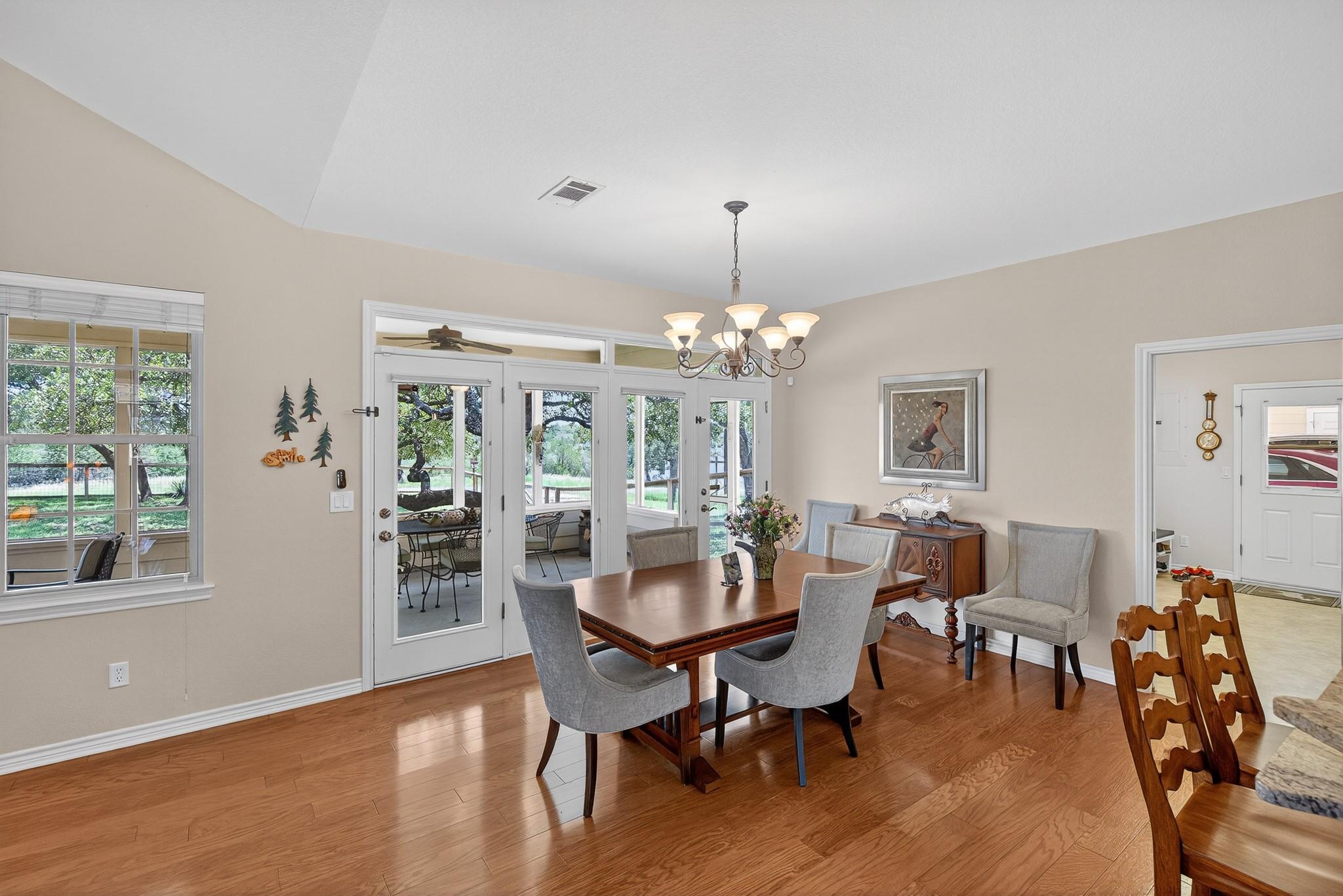 127 W Stonecastle Dr, Granite Shoals, TX 78654