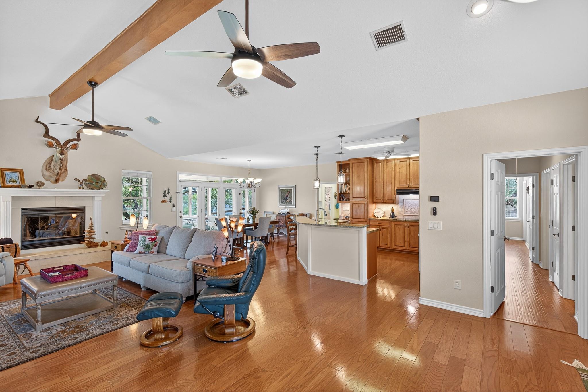 127 W Stonecastle Dr, Granite Shoals, TX 78654