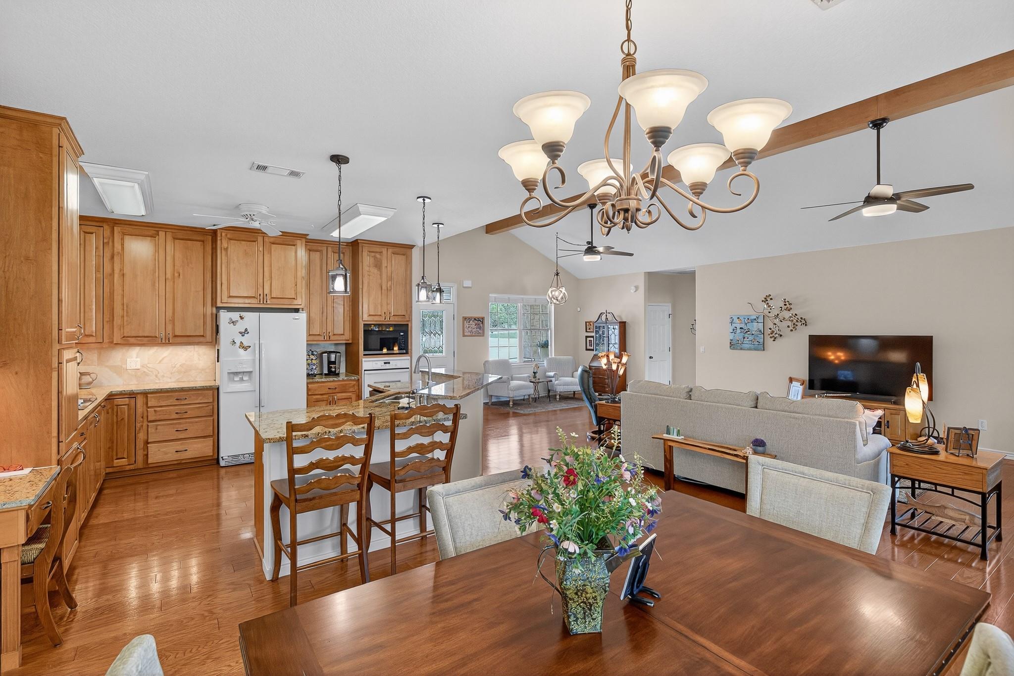 127 W Stonecastle Dr, Granite Shoals, TX 78654