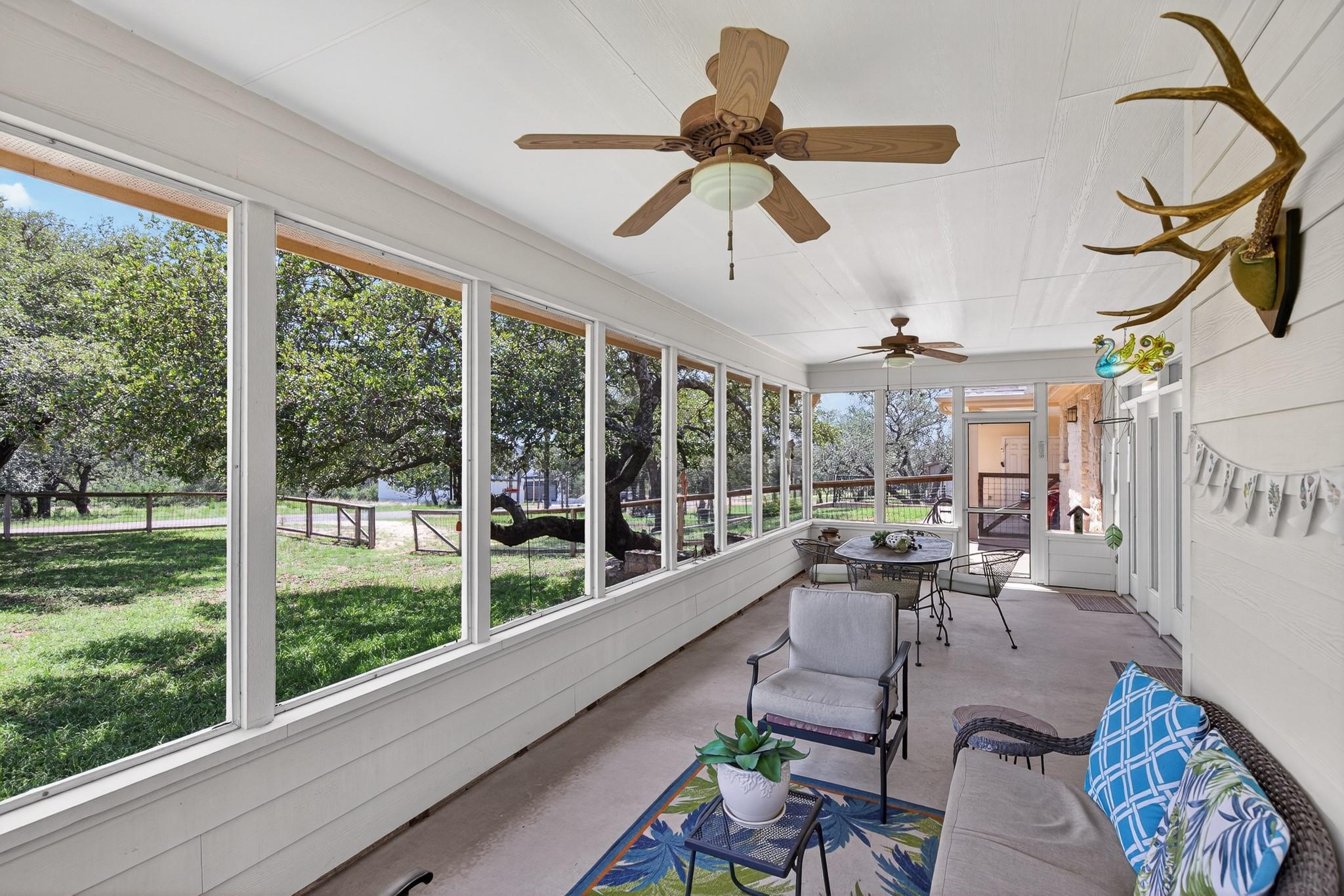 127 W Stonecastle Dr, Granite Shoals, TX 78654