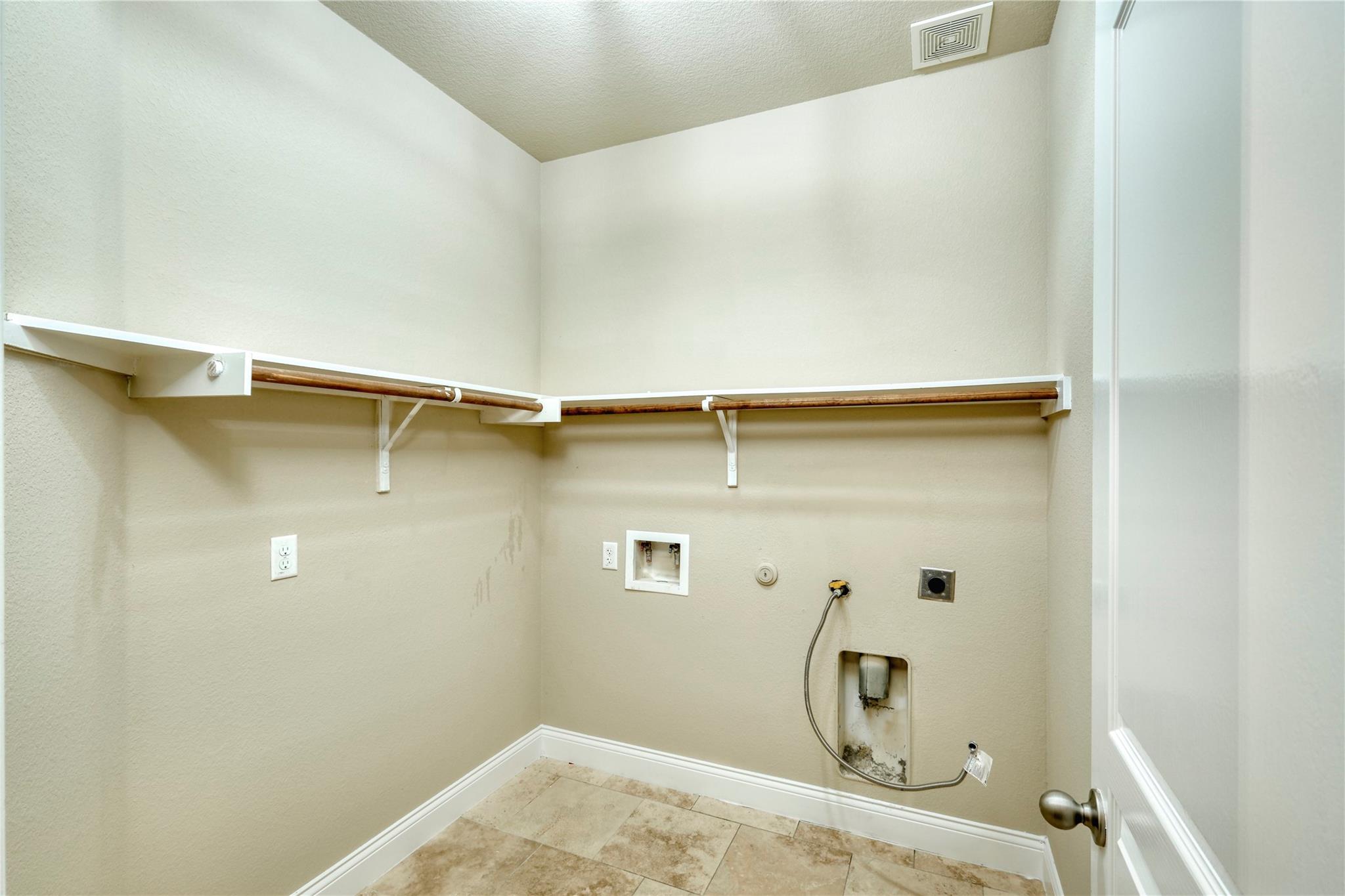 108 Tricia Ln, Hutto, TX 78634