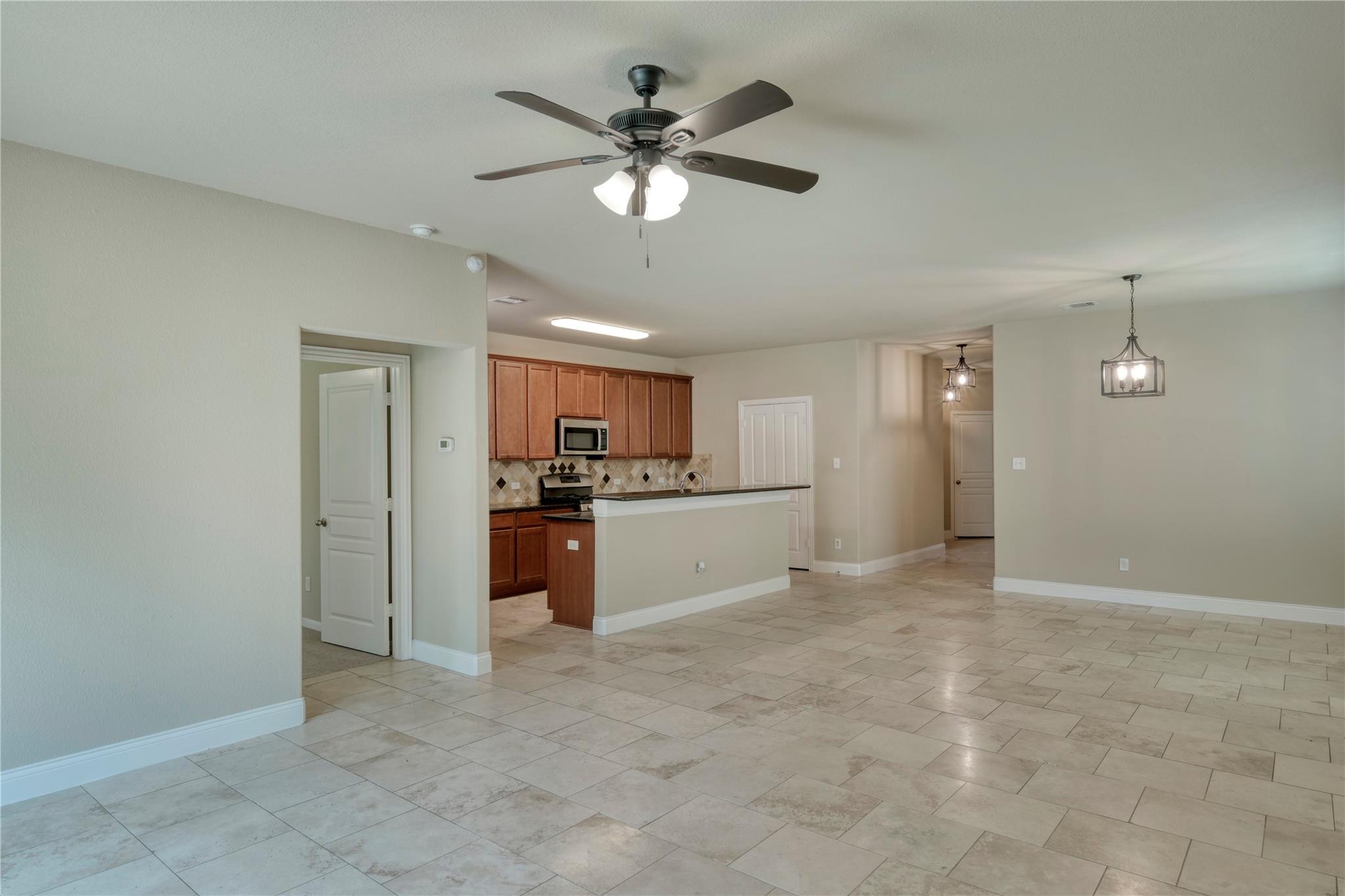 108 Tricia Ln, Hutto, TX 78634