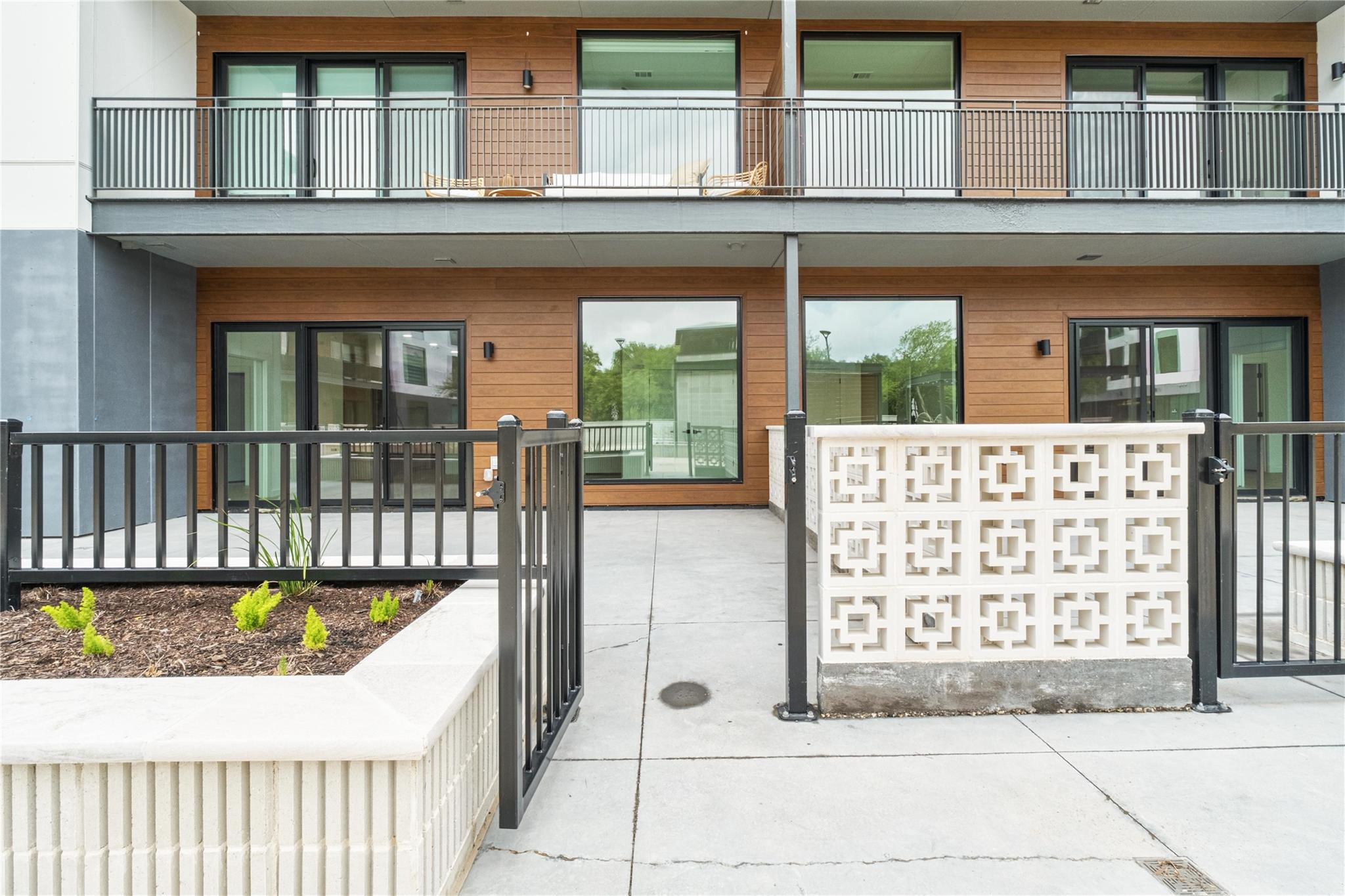 2209 S 1st St # 120, Austin, TX 78704