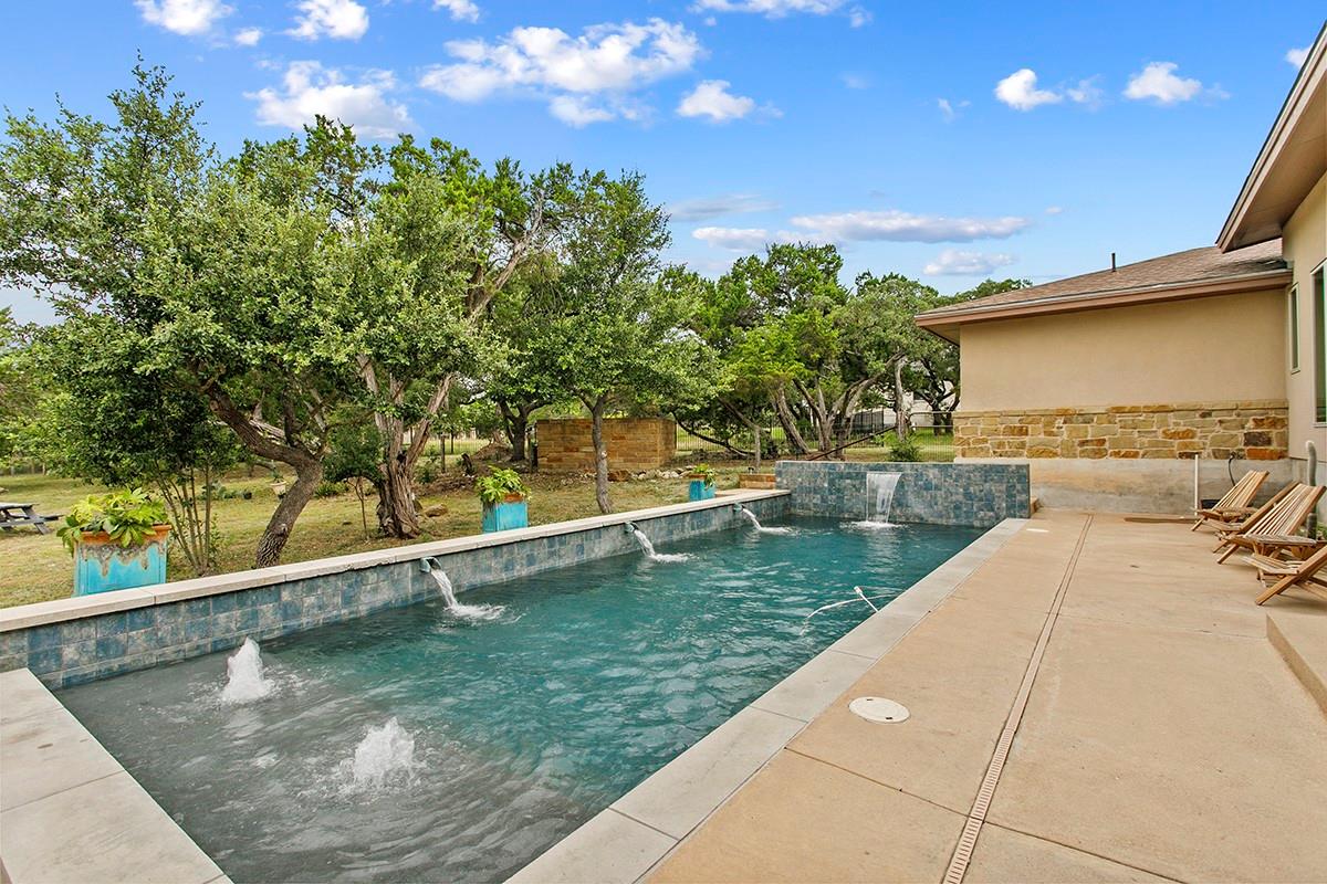 179 Sandy Creek Cv, Driftwood, TX 78619