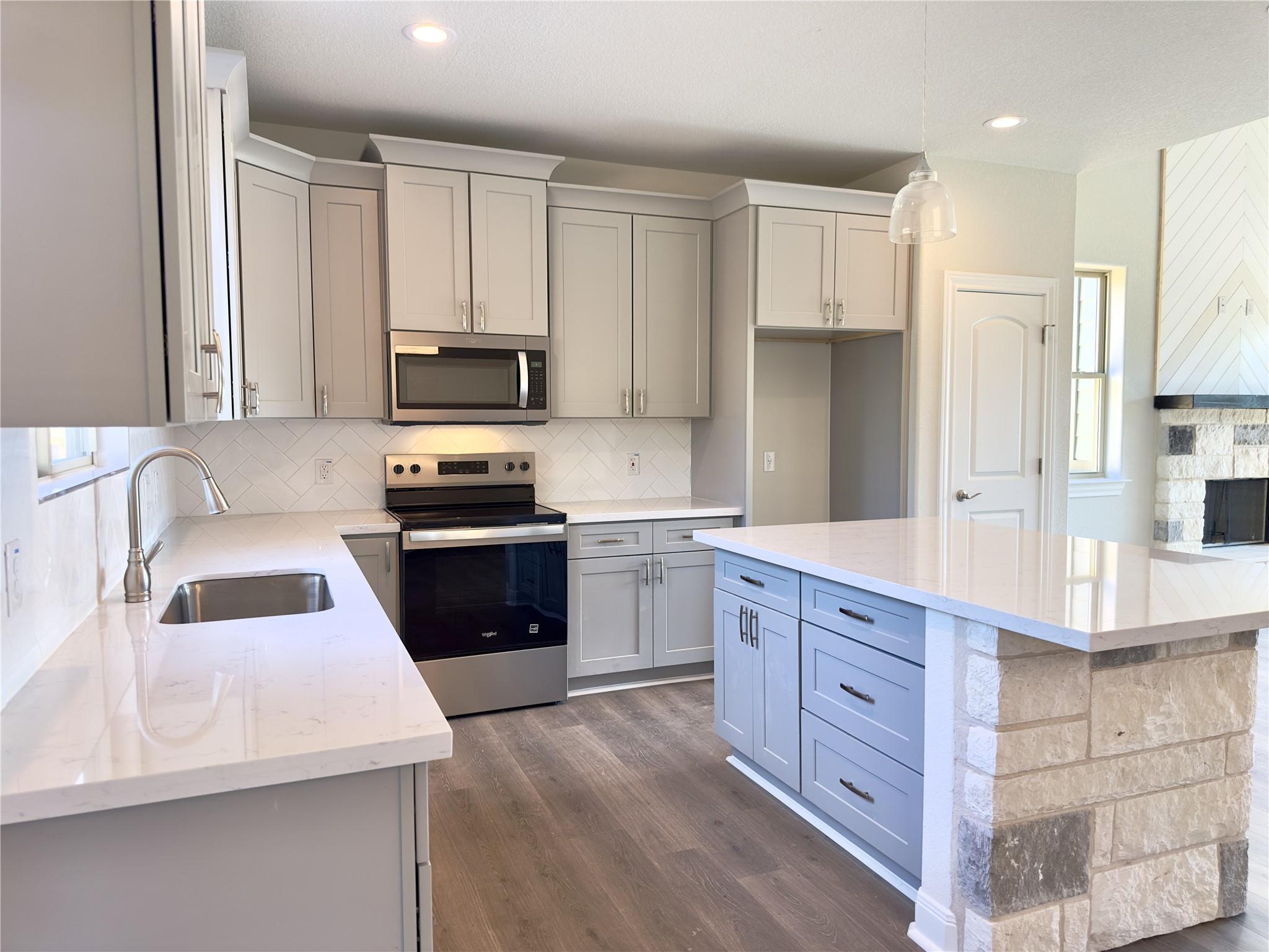 142 E Pauwela Ln, Bastrop, TX 78602