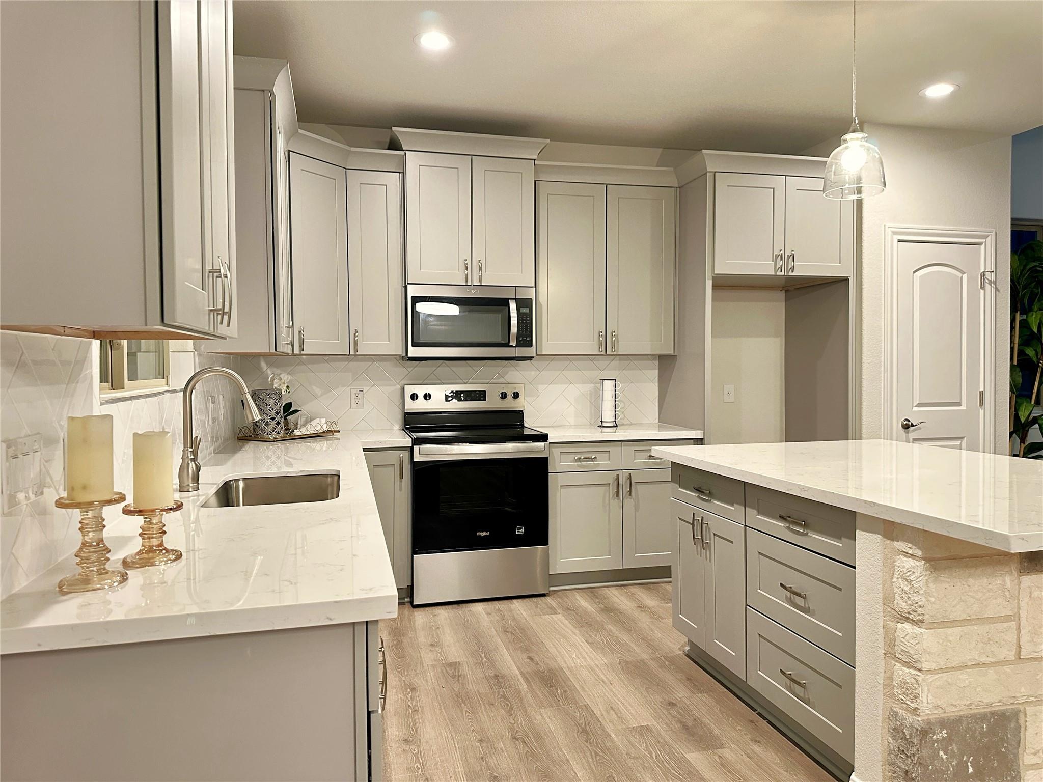 142 E Pauwela Ln, Bastrop, TX 78602