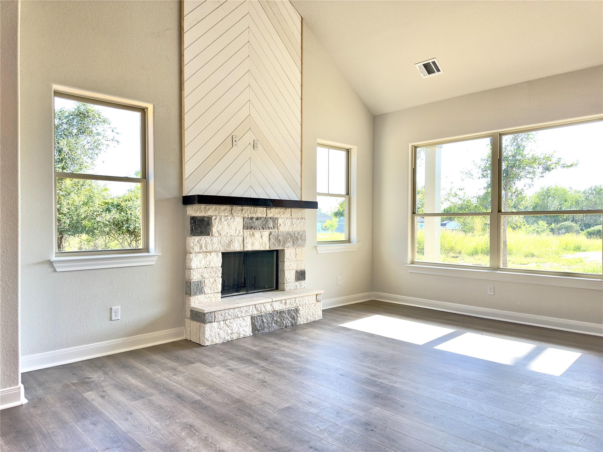 142 E Pauwela Ln, Bastrop, TX 78602