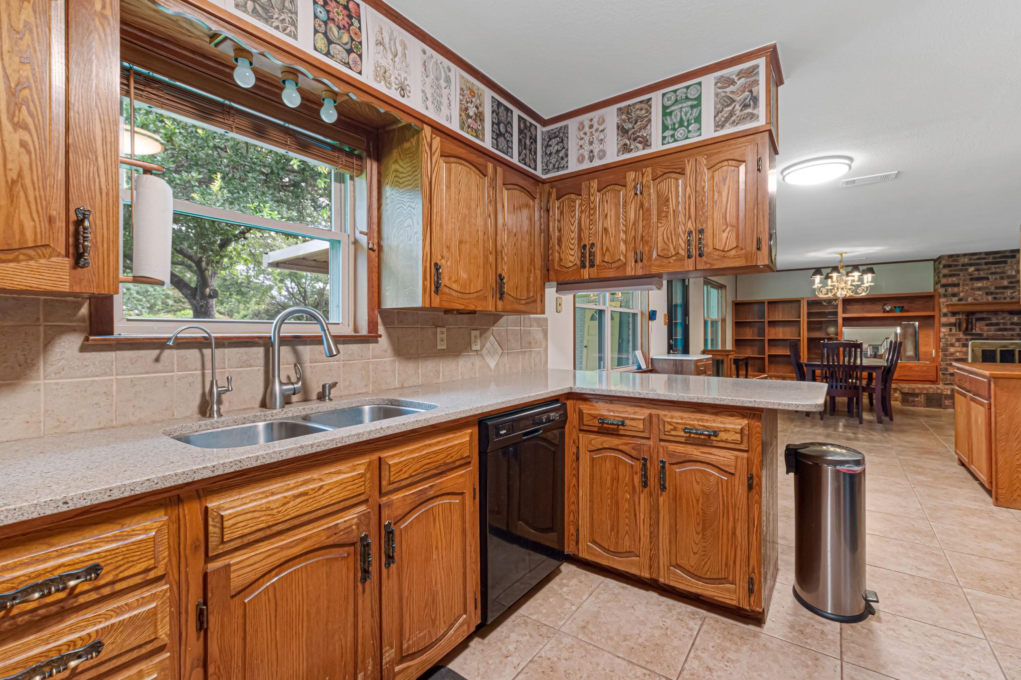 310 Cardinal Ln, Burnet, TX 78611