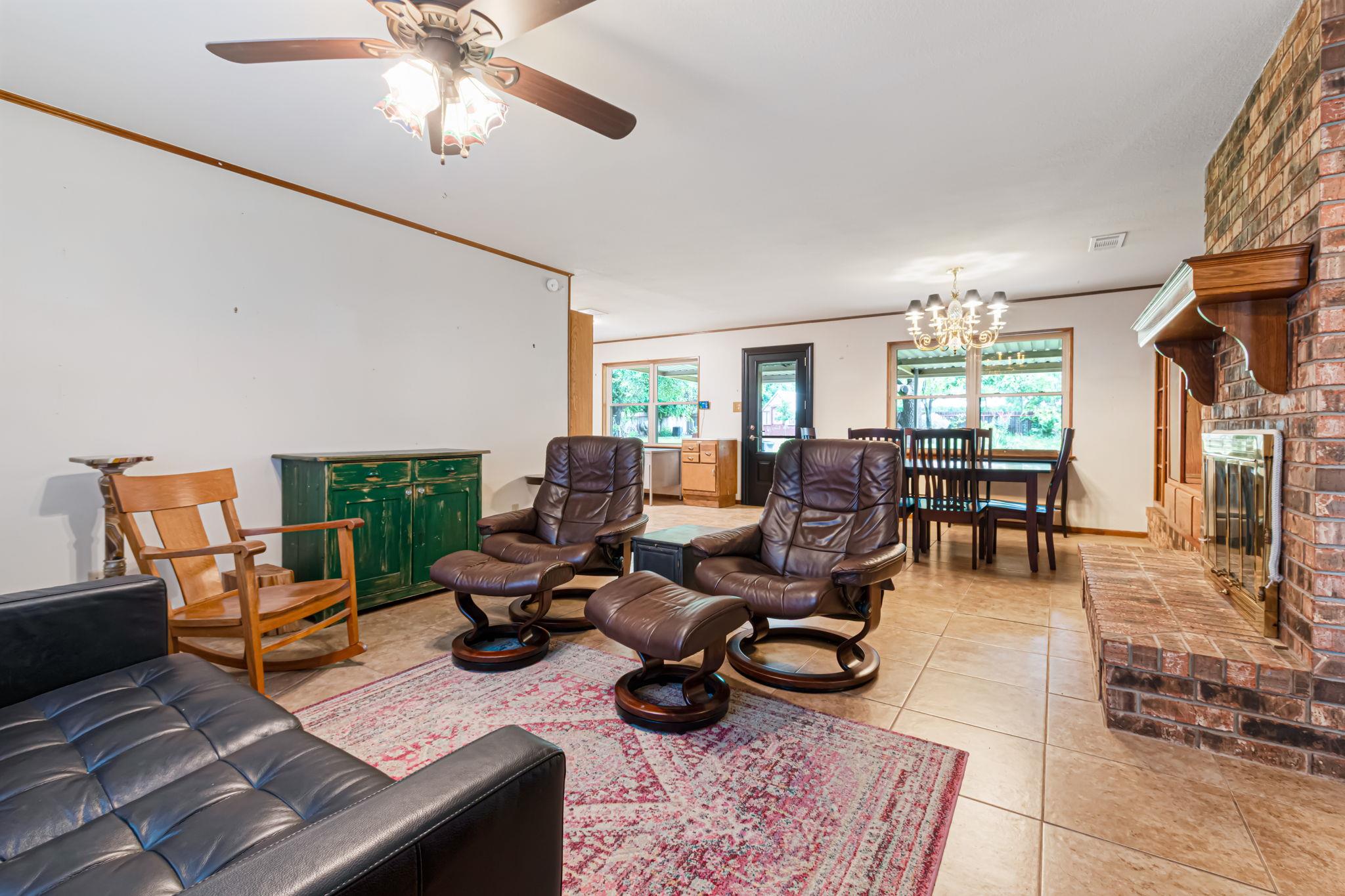 310 Cardinal Ln, Burnet, TX 78611