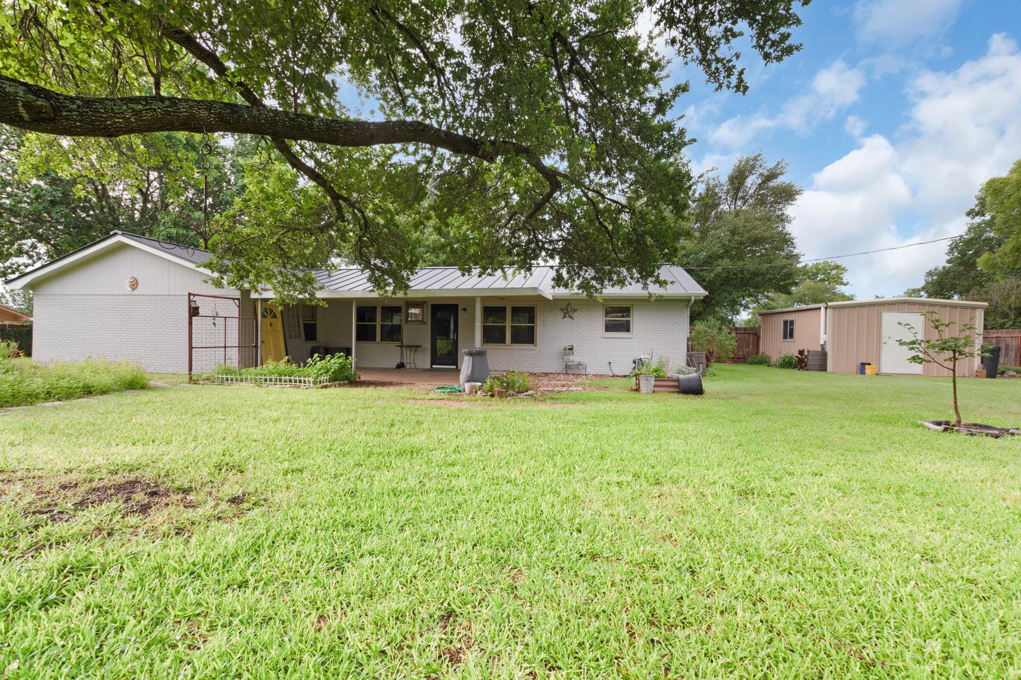 310 Cardinal Ln, Burnet, TX 78611
