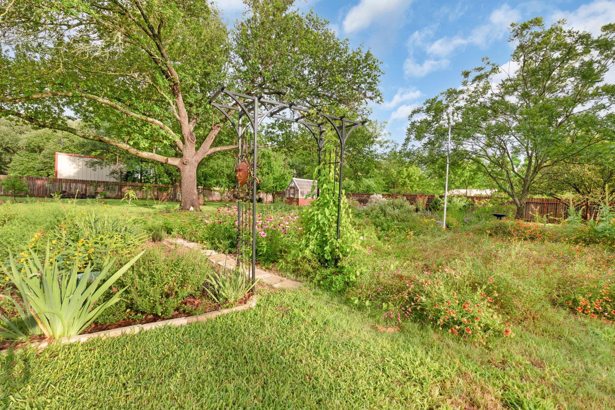 310 Cardinal Ln, Burnet, TX 78611