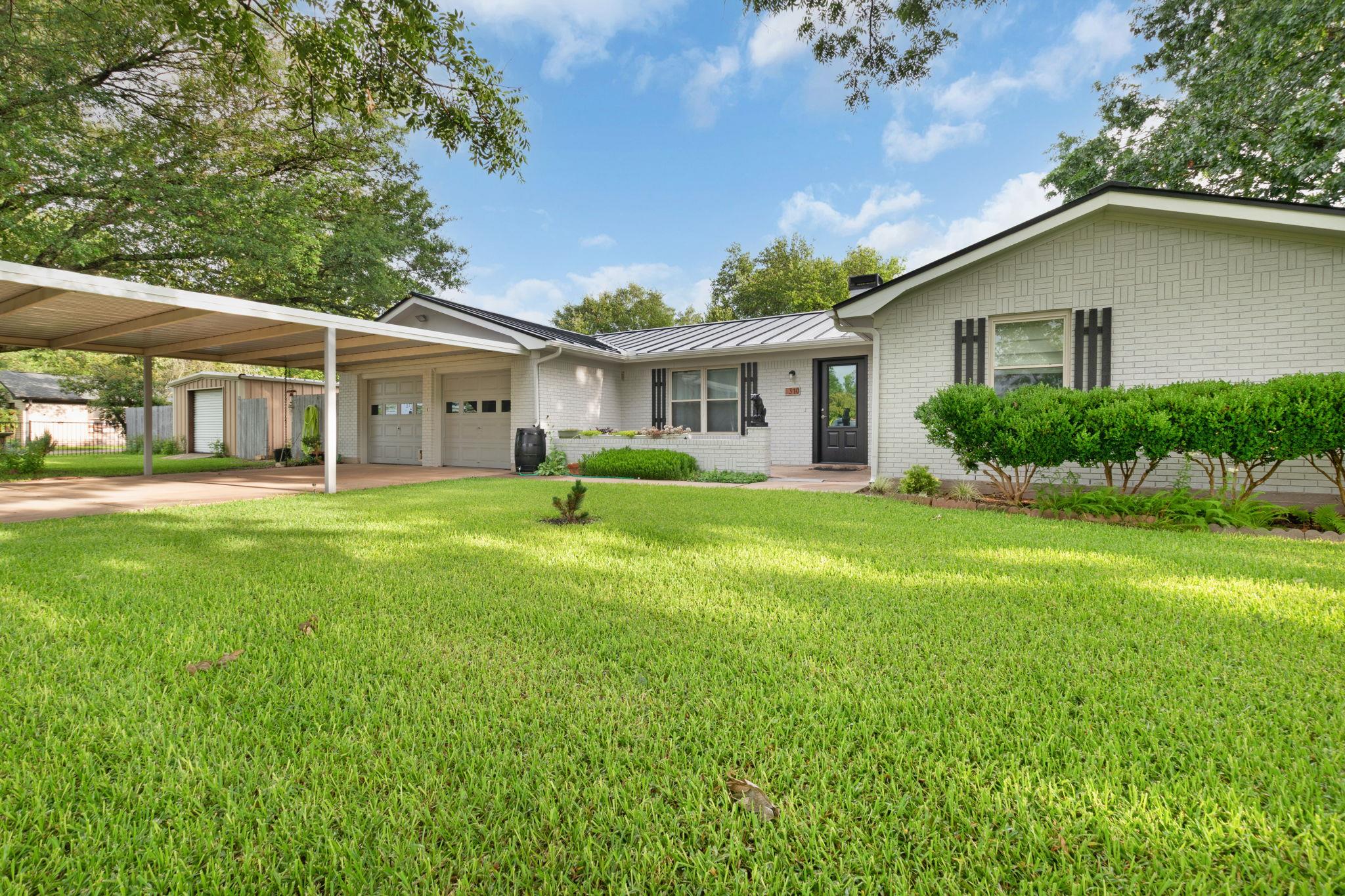 310 Cardinal Ln, Burnet, TX 78611