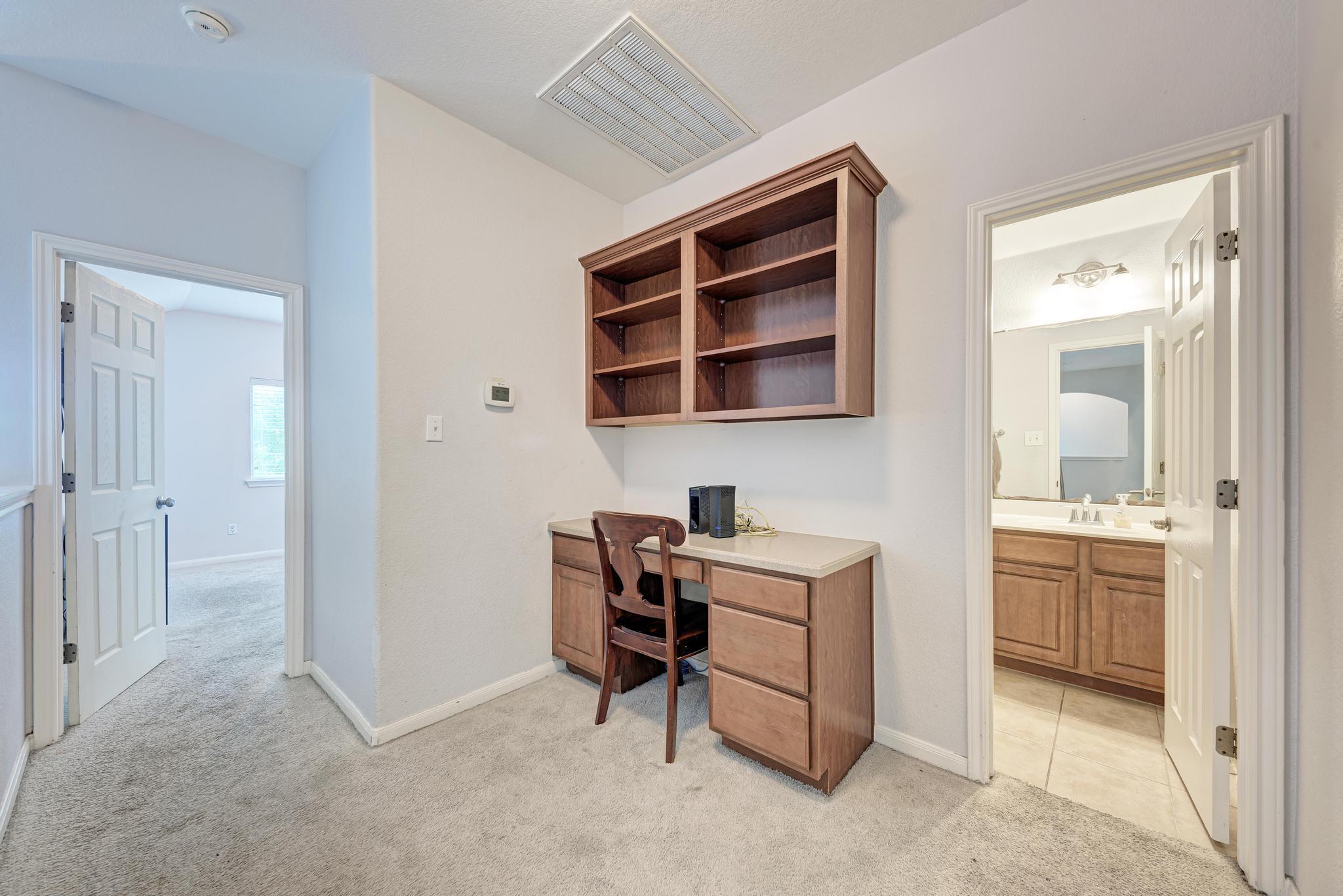 1117 Cockrill Ct, Hutto, TX 78634