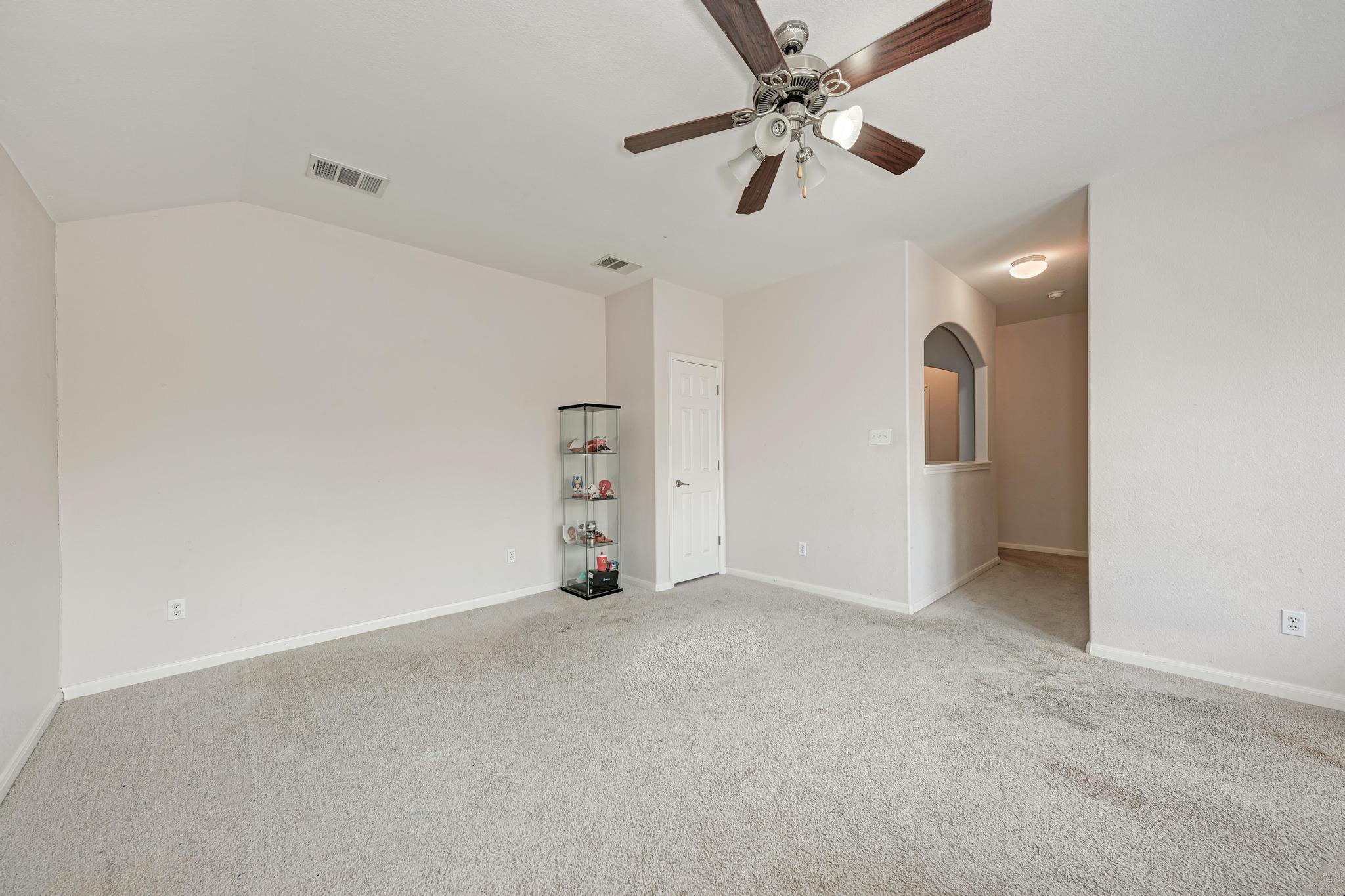 1117 Cockrill Ct, Hutto, TX 78634