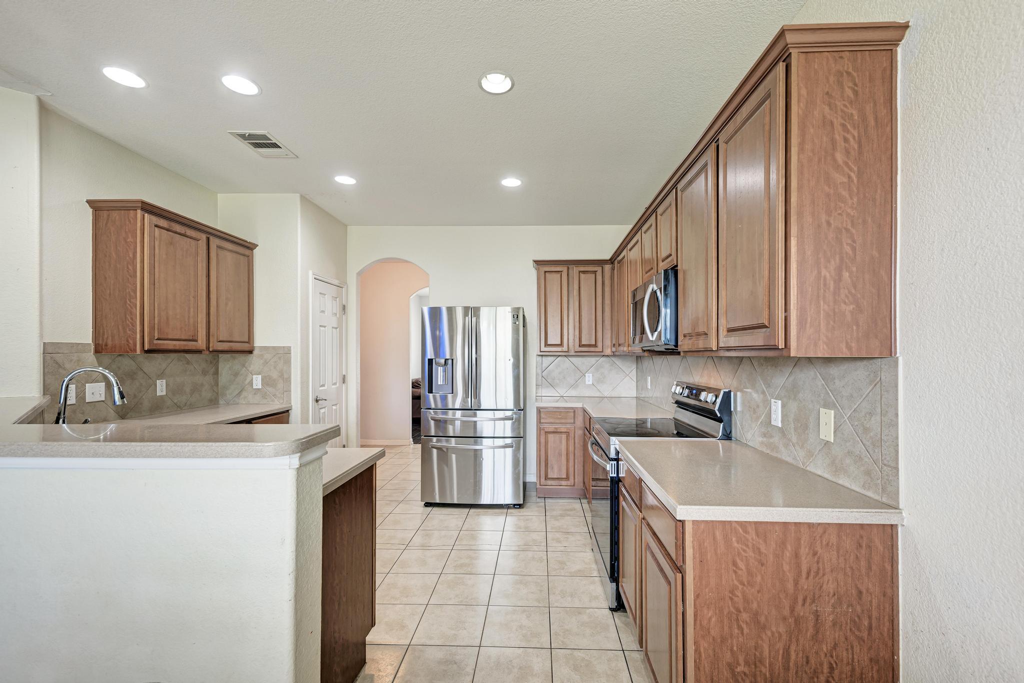 1117 Cockrill Ct, Hutto, TX 78634