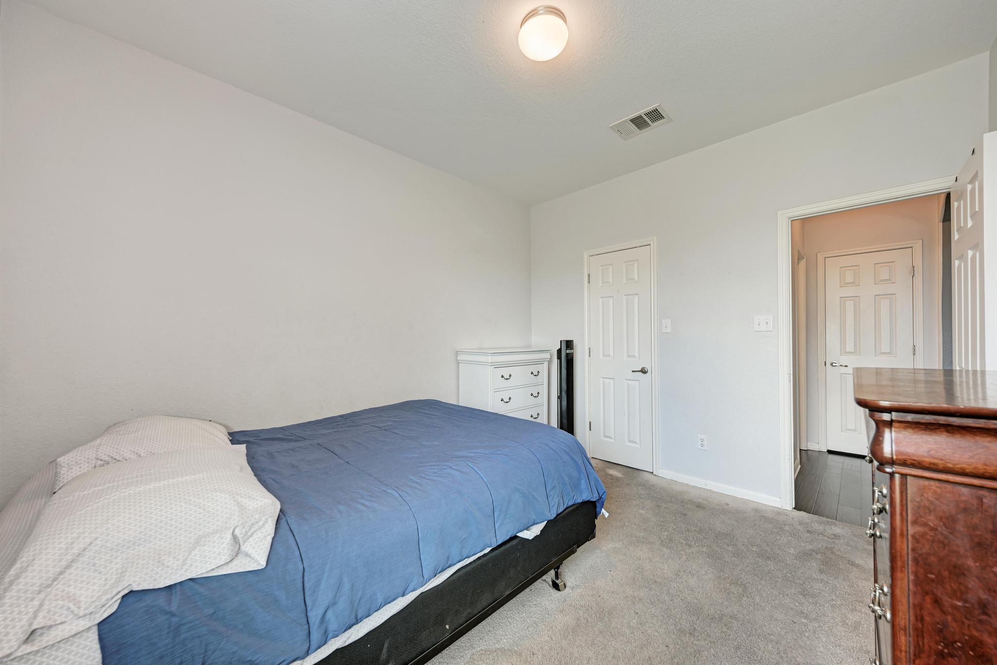 1117 Cockrill Ct, Hutto, TX 78634