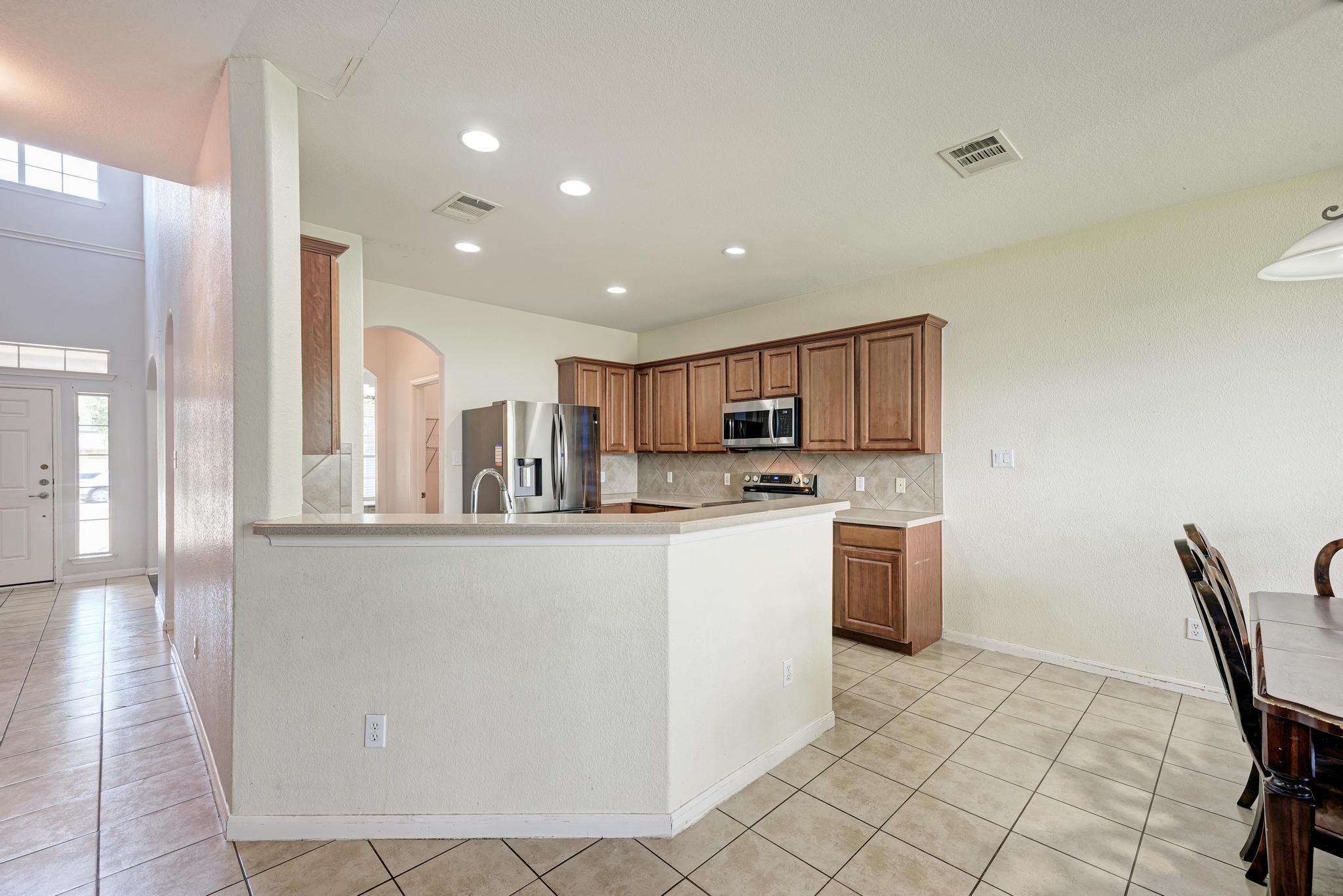 1117 Cockrill Ct, Hutto, TX 78634