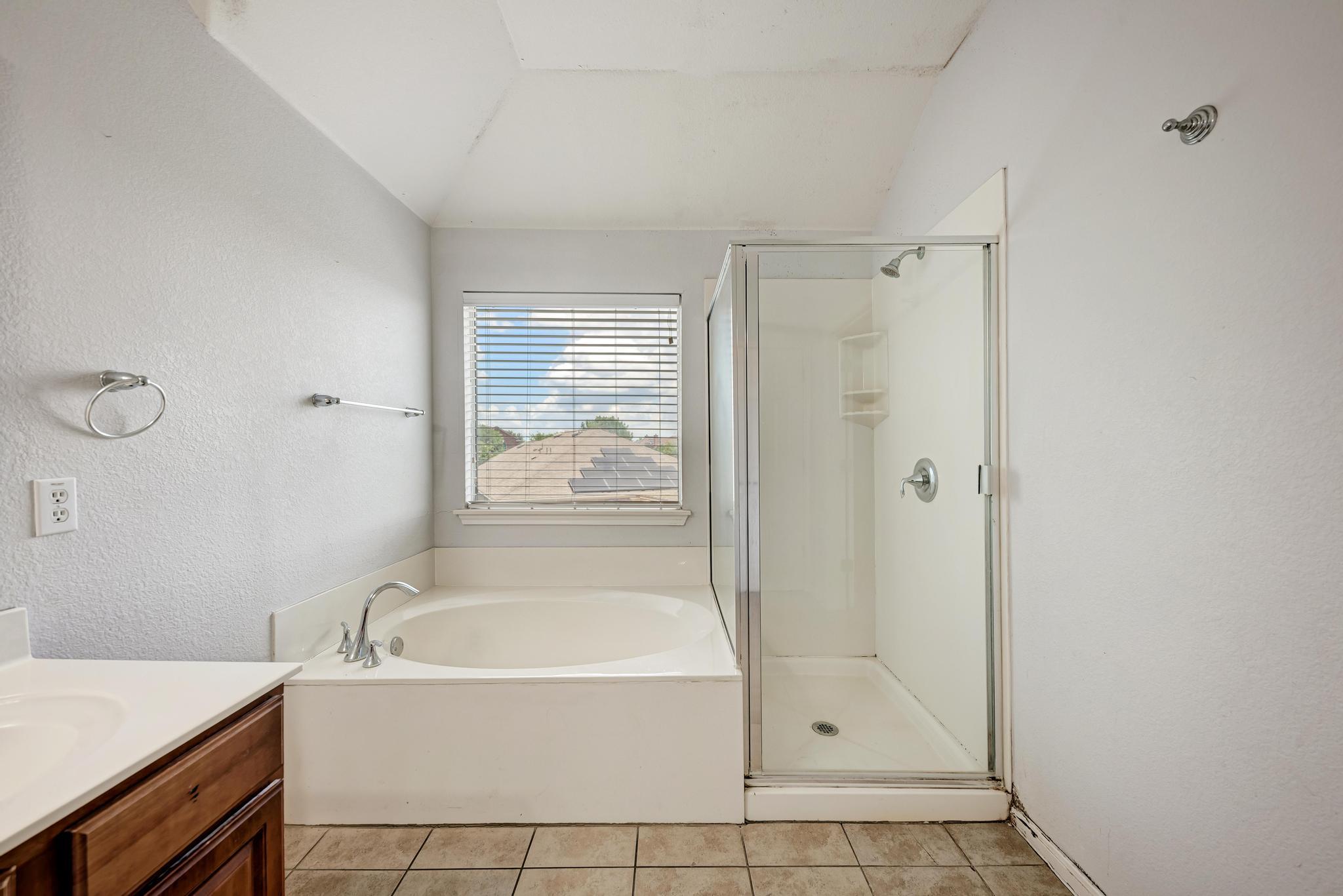 1117 Cockrill Ct, Hutto, TX 78634