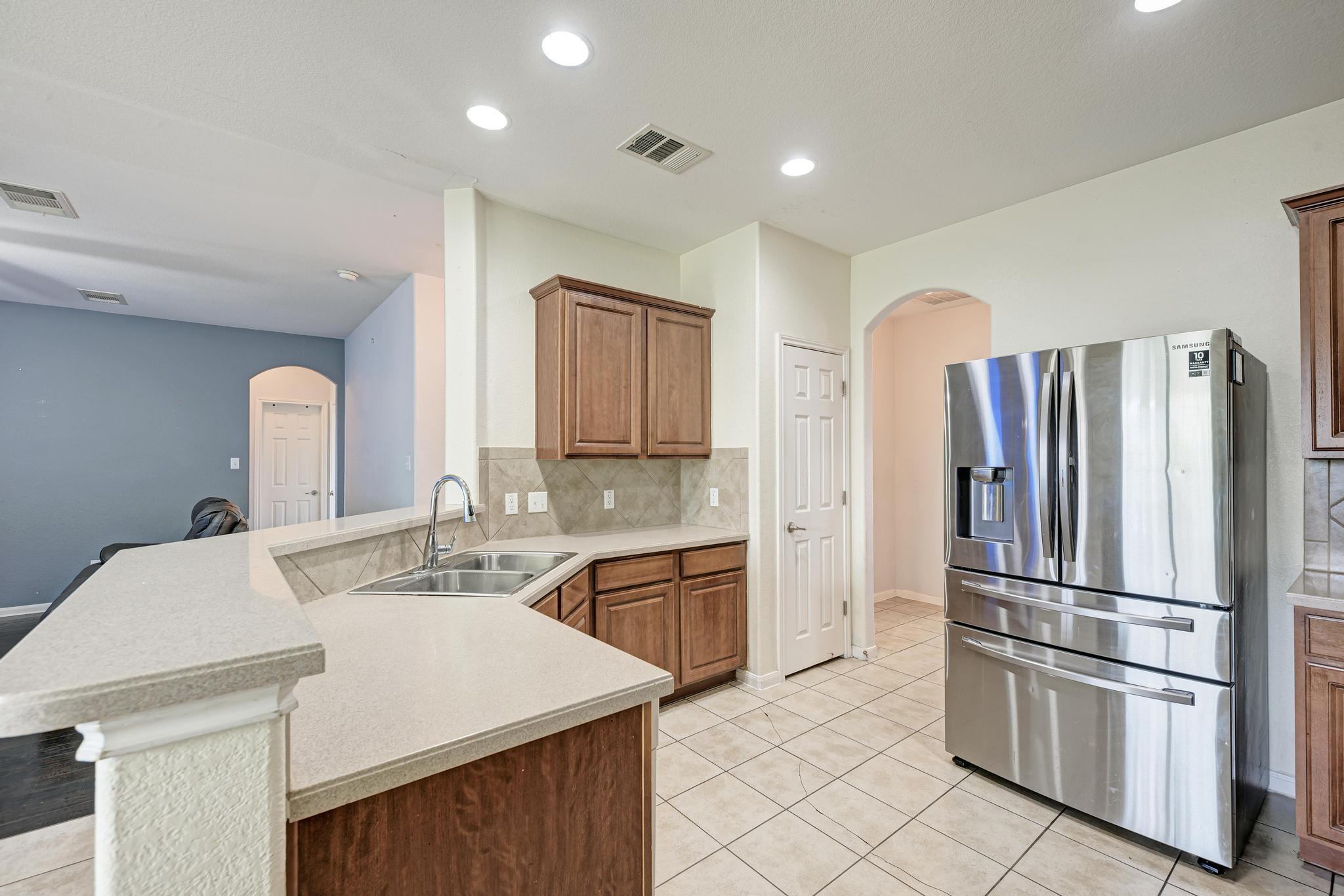 1117 Cockrill Ct, Hutto, TX 78634