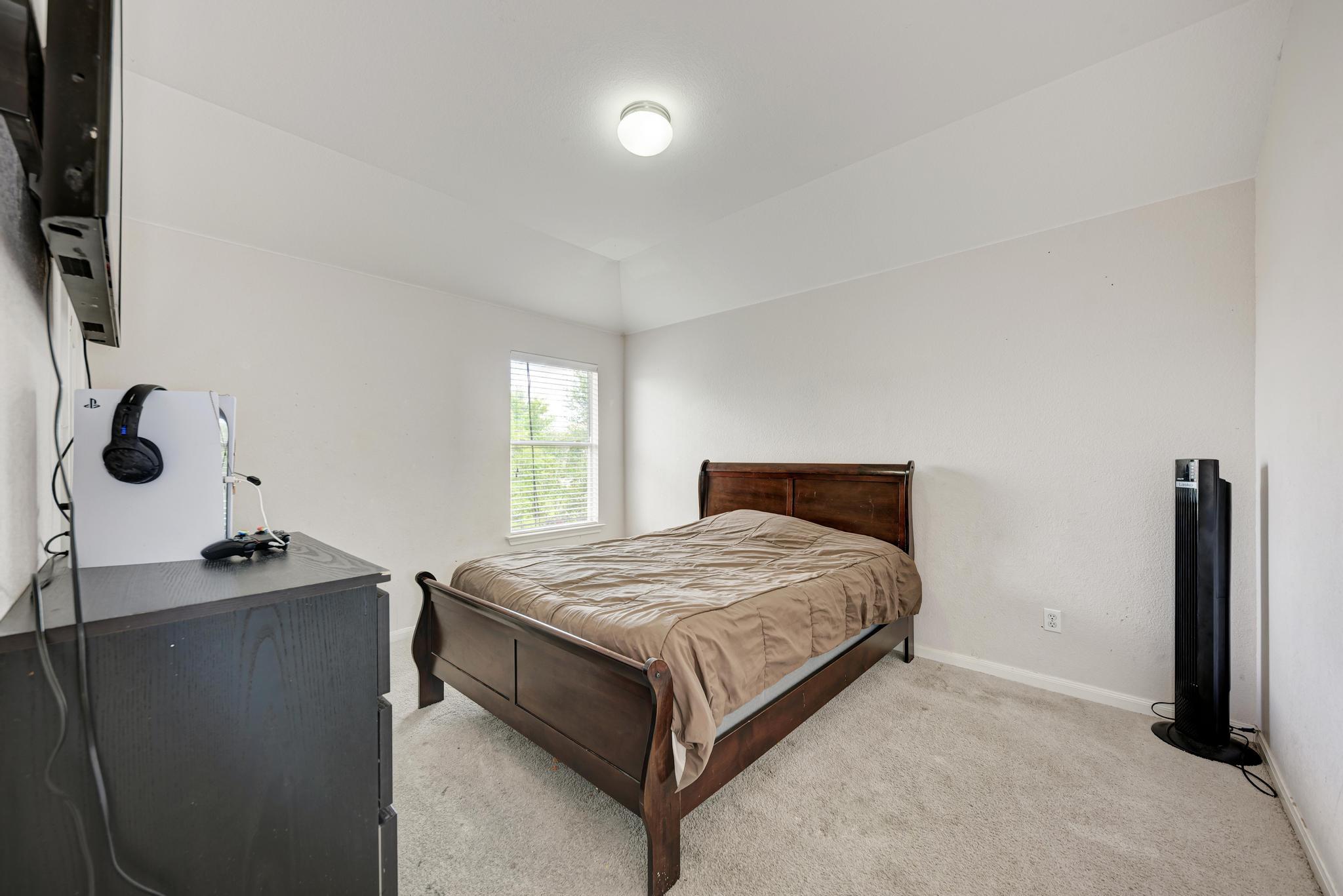 1117 Cockrill Ct, Hutto, TX 78634