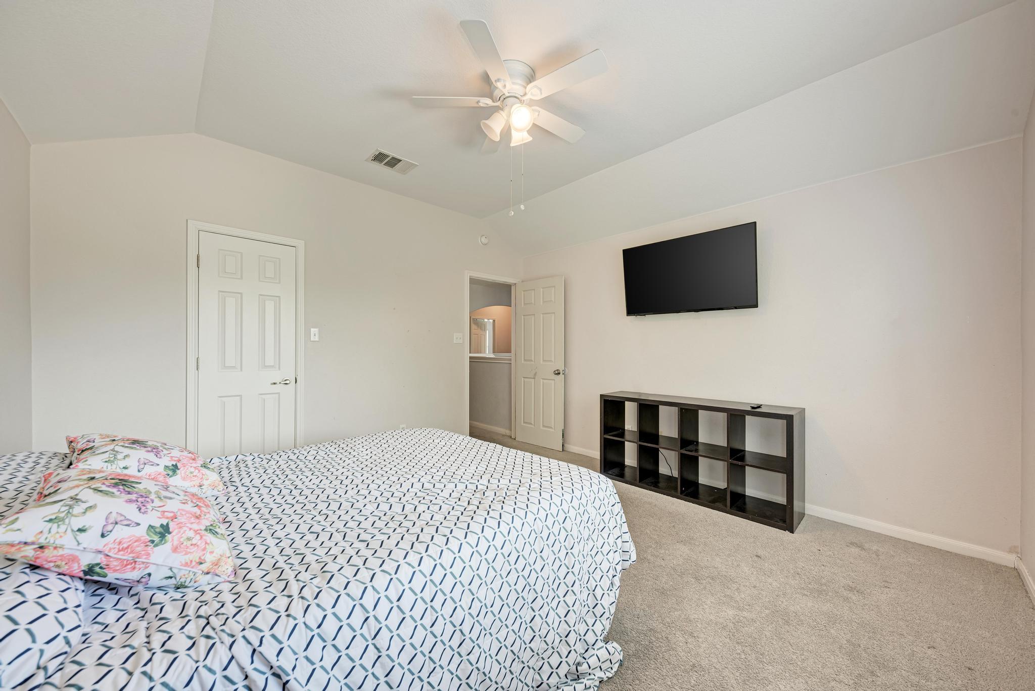 1117 Cockrill Ct, Hutto, TX 78634