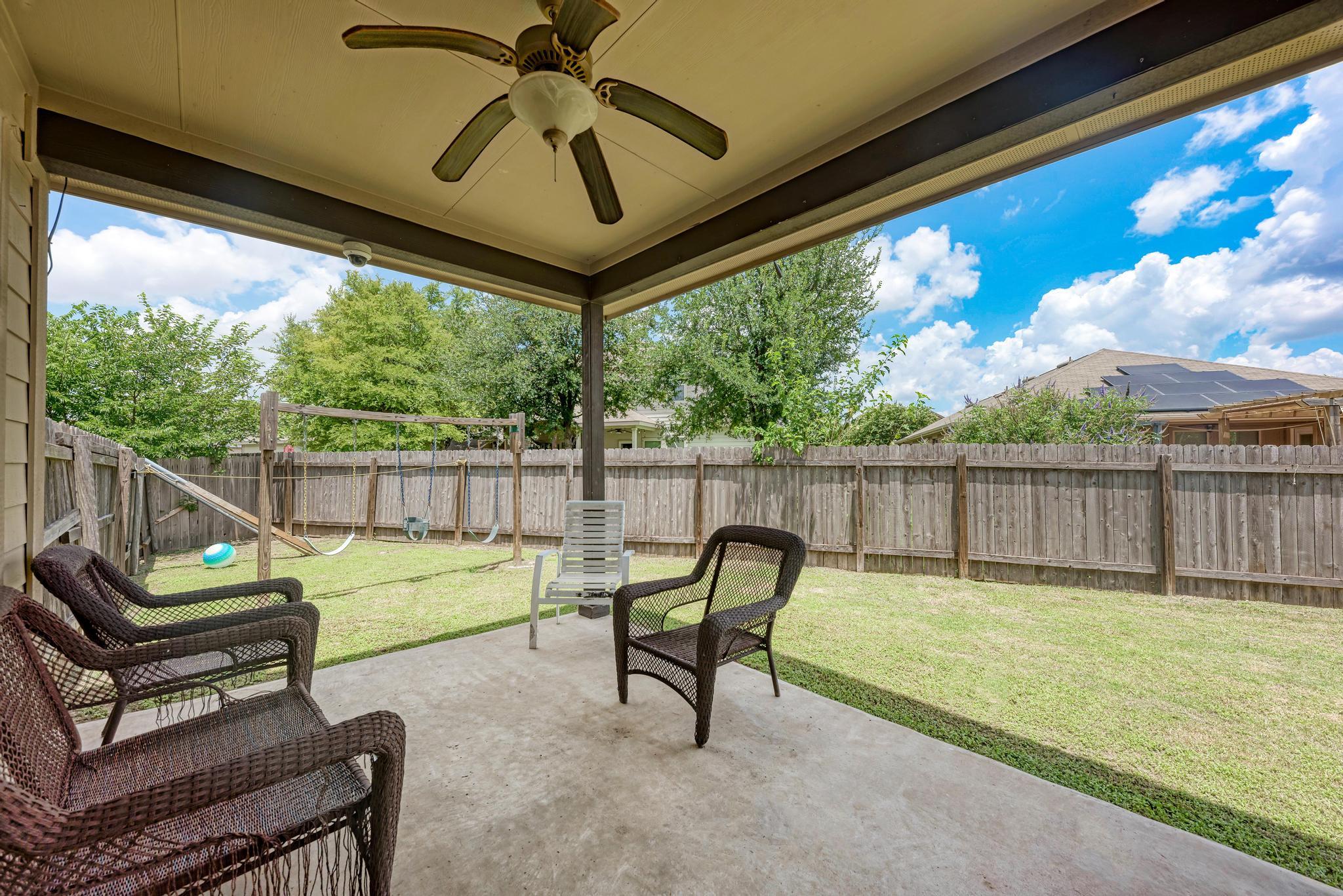 1117 Cockrill Ct, Hutto, TX 78634