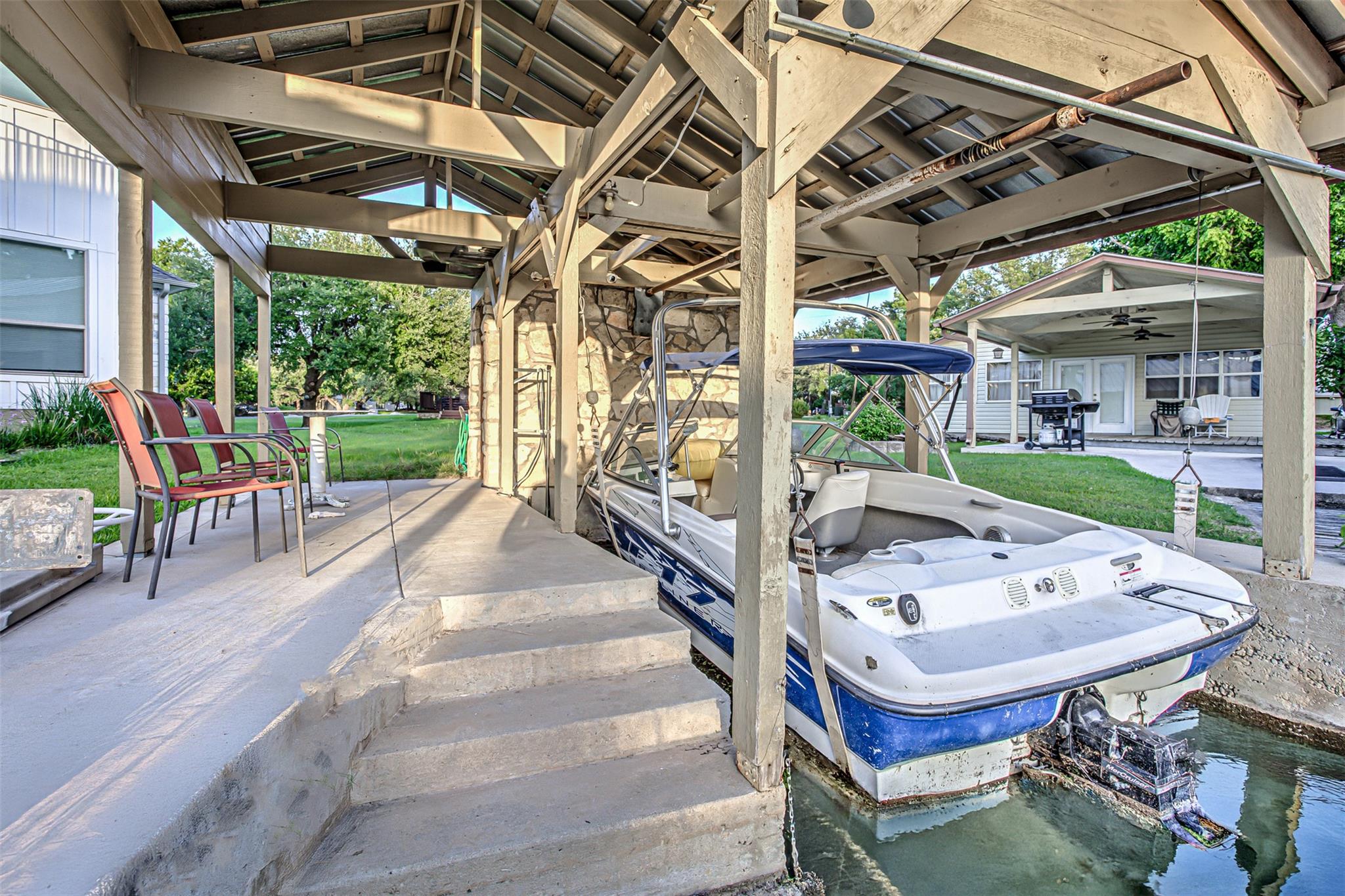 401 Lake Point Dr, Horseshoe Bay, TX 78657