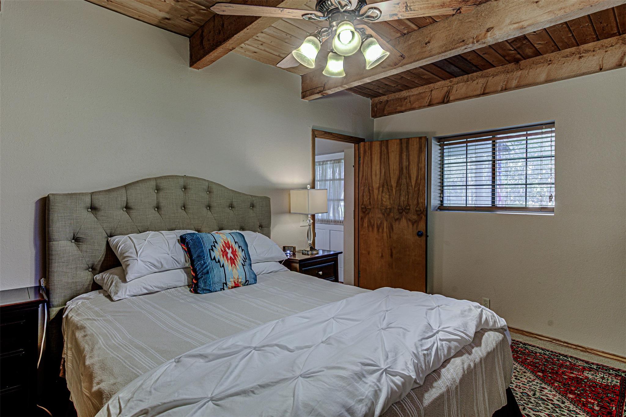 401 Lake Point Dr, Horseshoe Bay, TX 78657