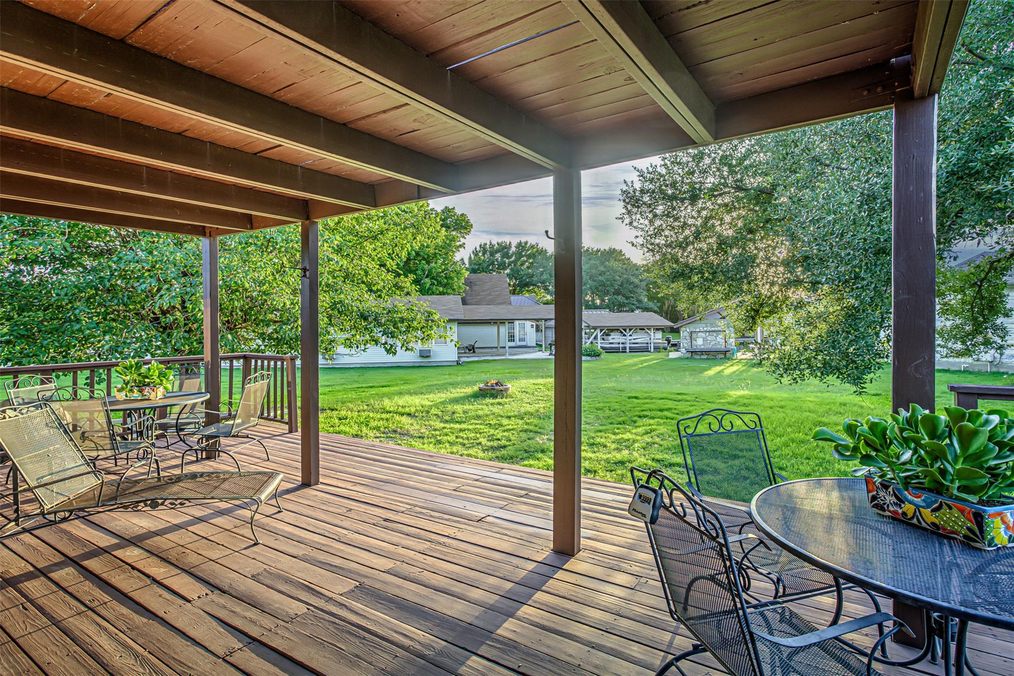 401 Lake Point Dr, Horseshoe Bay, TX 78657