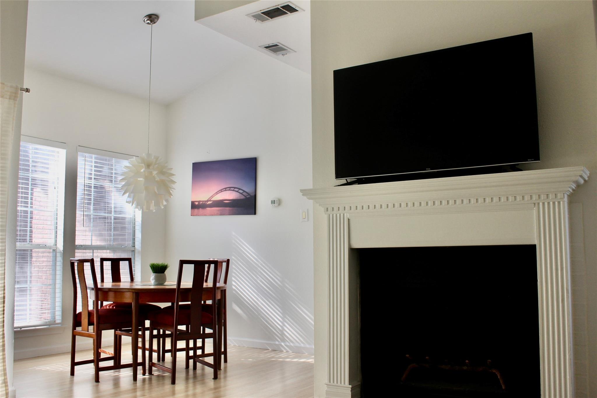 700 S 1st St # 307, Austin, TX 78704