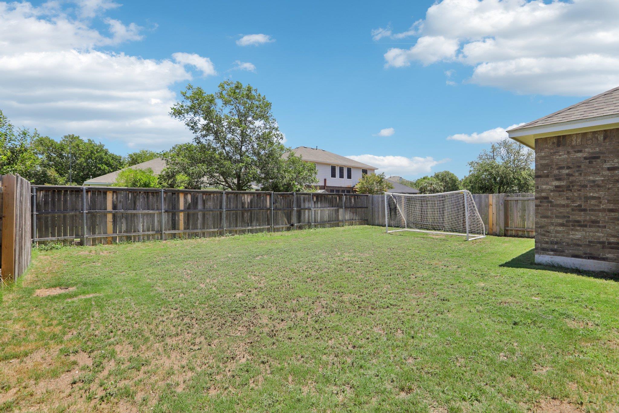 3200 Bravo Dr, Leander, TX 78641