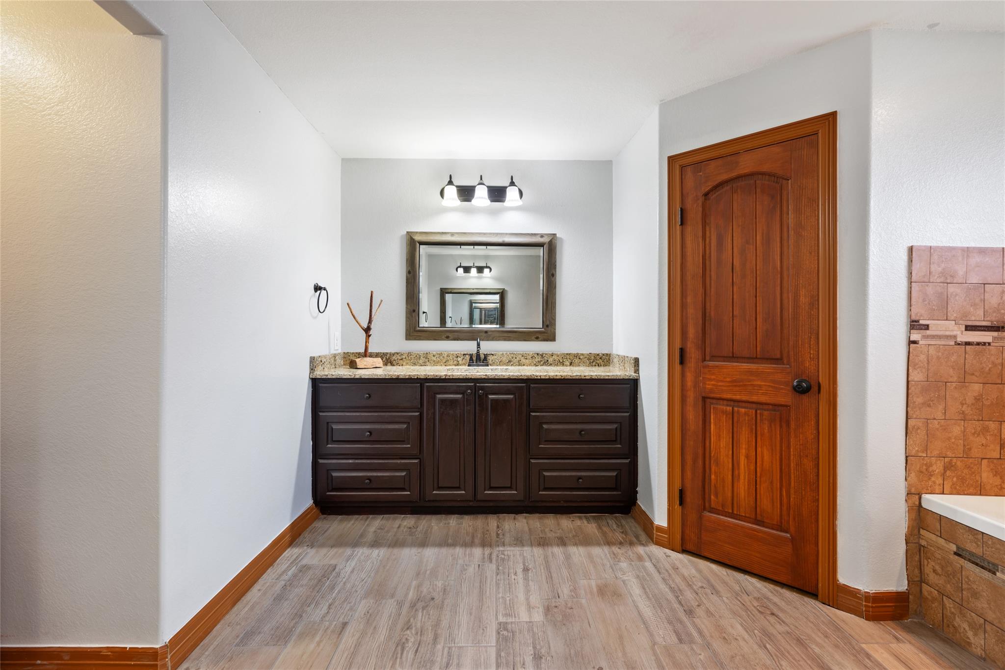 108 Whispering Pines Dr, Bastrop, TX 78602