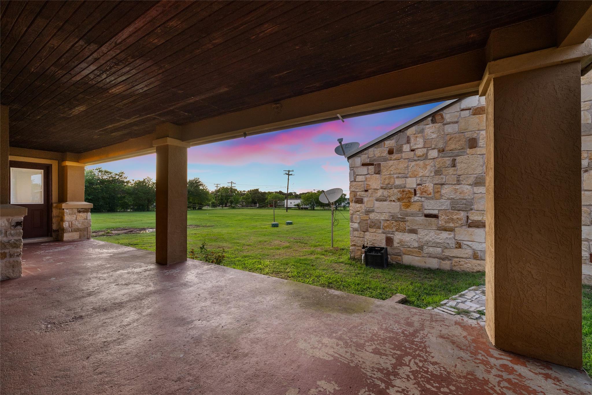 108 Whispering Pines Dr, Bastrop, TX 78602