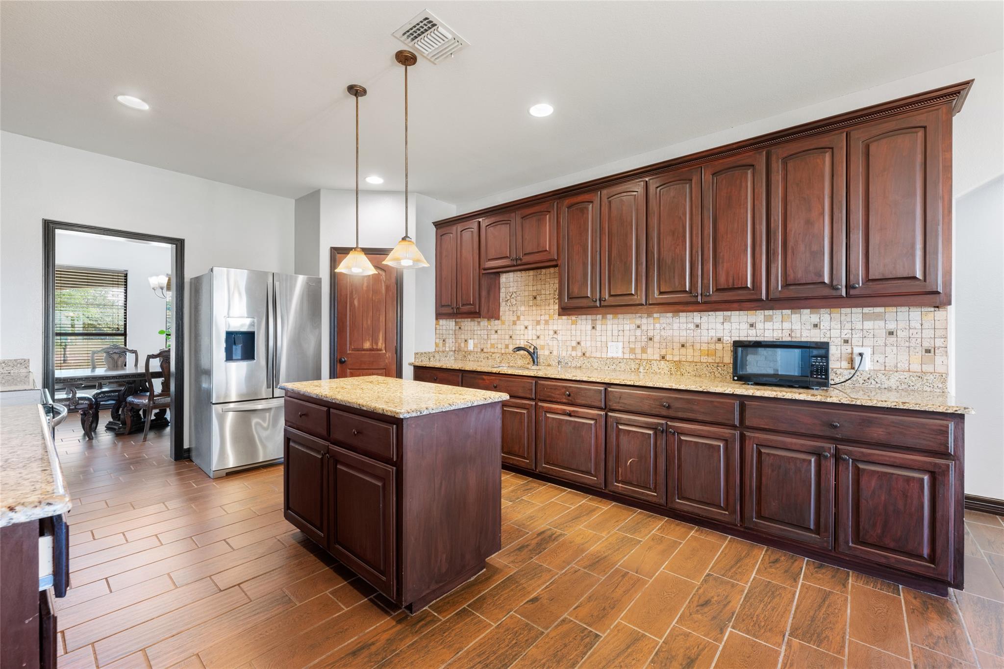 108 Whispering Pines Dr, Bastrop, TX 78602