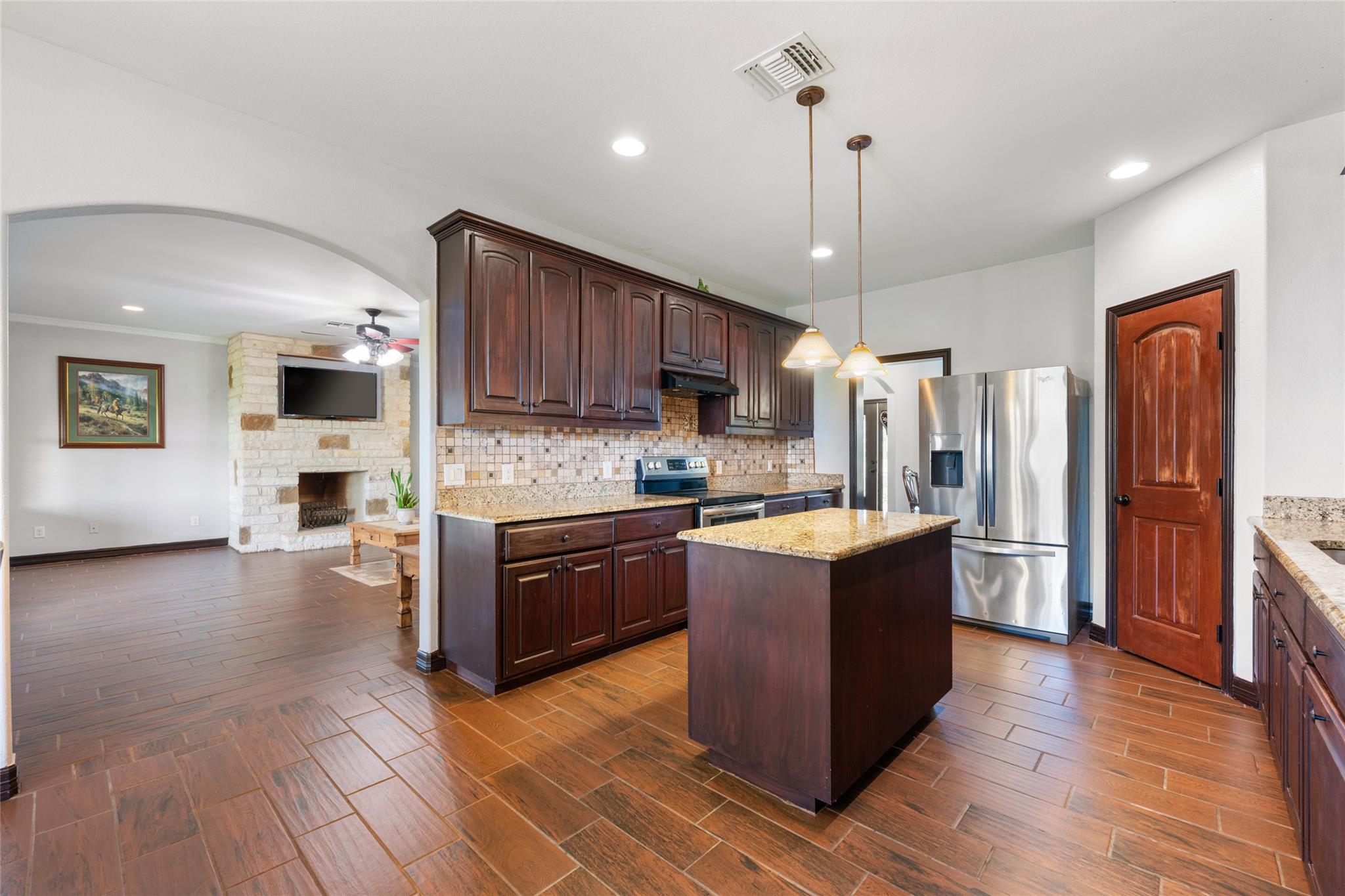 108 Whispering Pines Dr, Bastrop, TX 78602