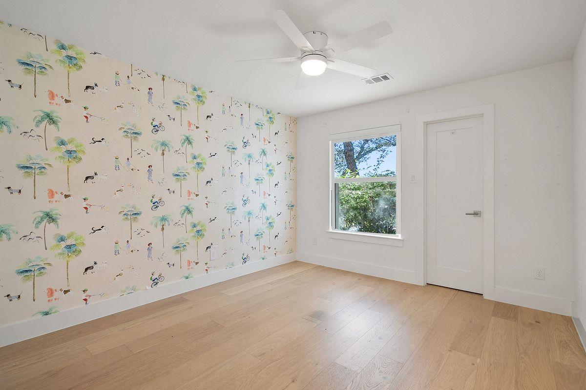 111 Blue Jay Dr, Lakeway, TX 78734