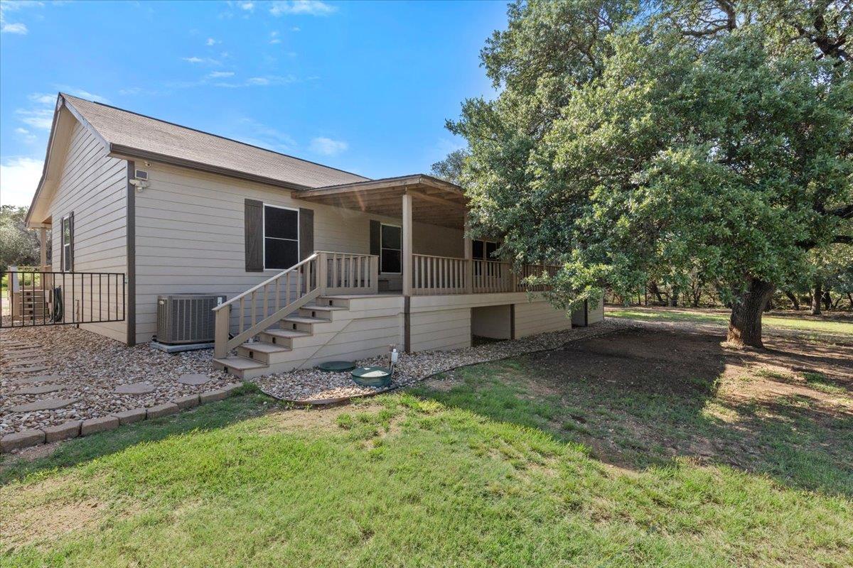 111 Lazy Trail Ct, Liberty Hill, TX 78642