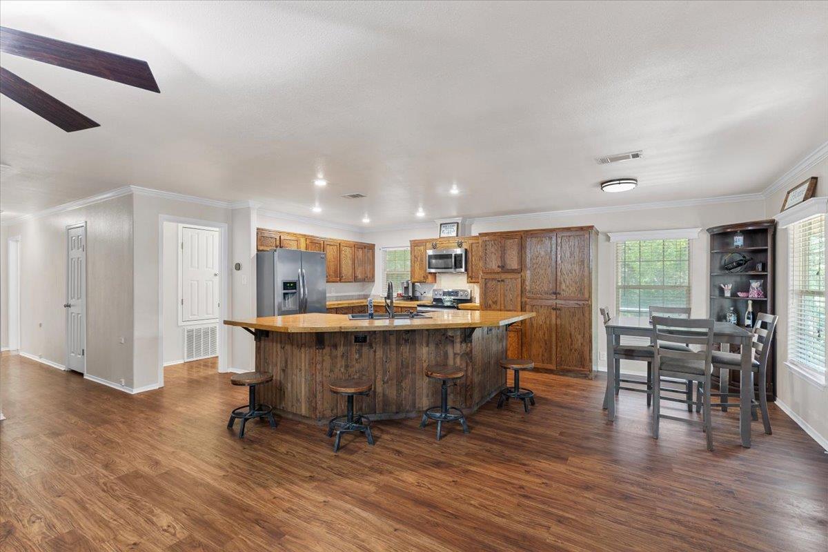 111 Lazy Trail Ct, Liberty Hill, TX 78642