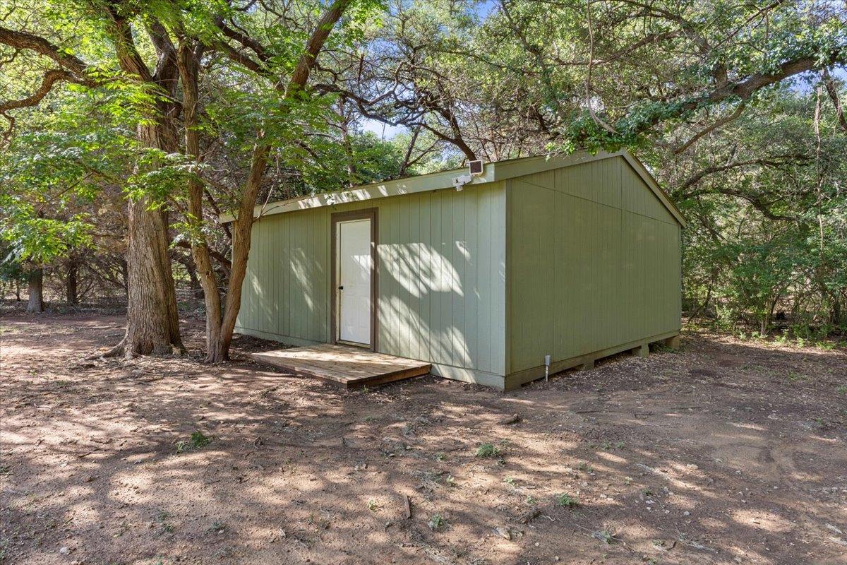 111 Lazy Trail Ct, Liberty Hill, TX 78642