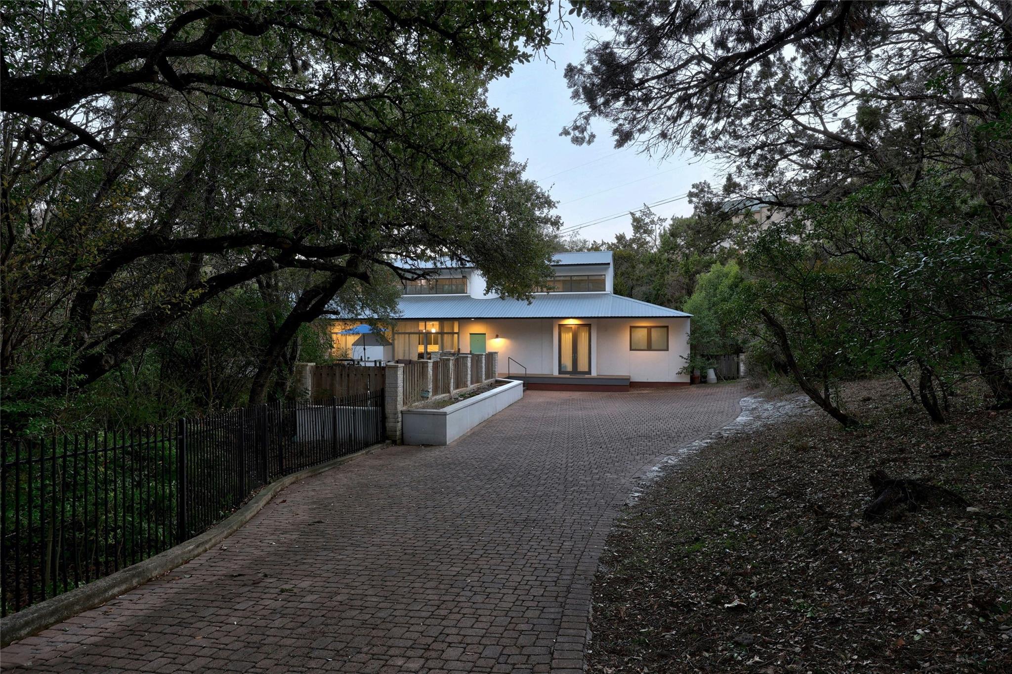 2909 Stratford Dr, Austin, TX 78746