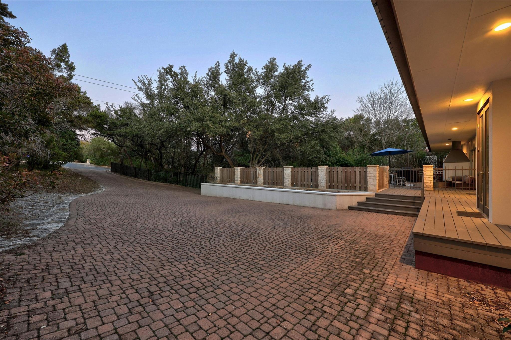 2909 Stratford Dr, Austin, TX 78746