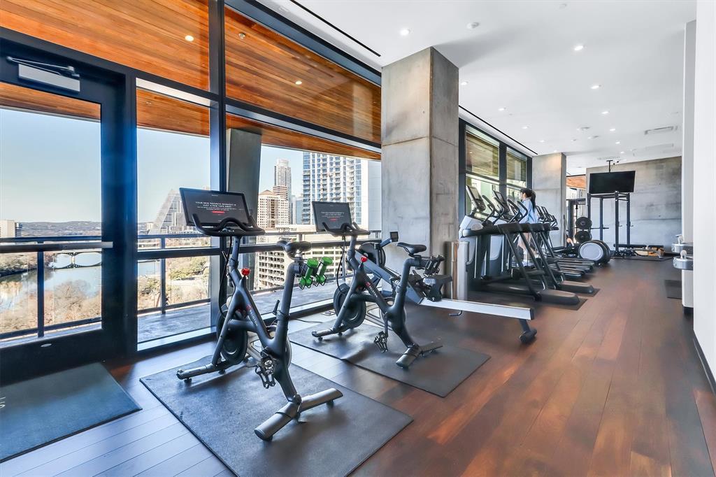 70 Rainey St # 2107, Austin, TX 78701